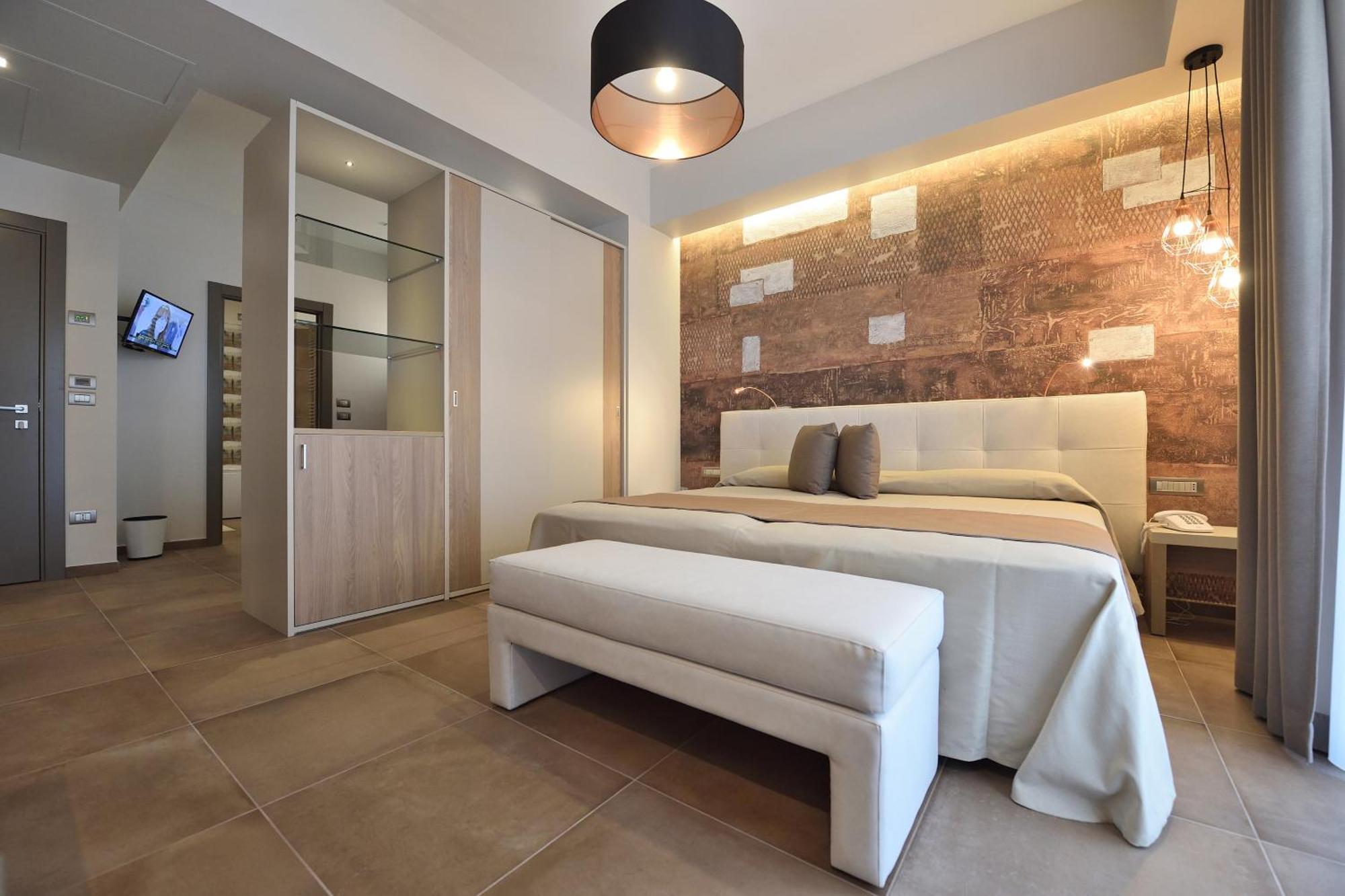 Deluxe Double or Twin Room Spa Bath