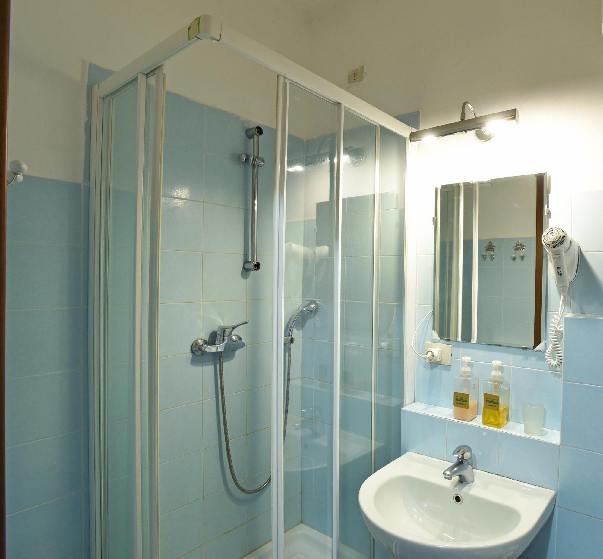 Double or Twin Room,682580667:JPEG
