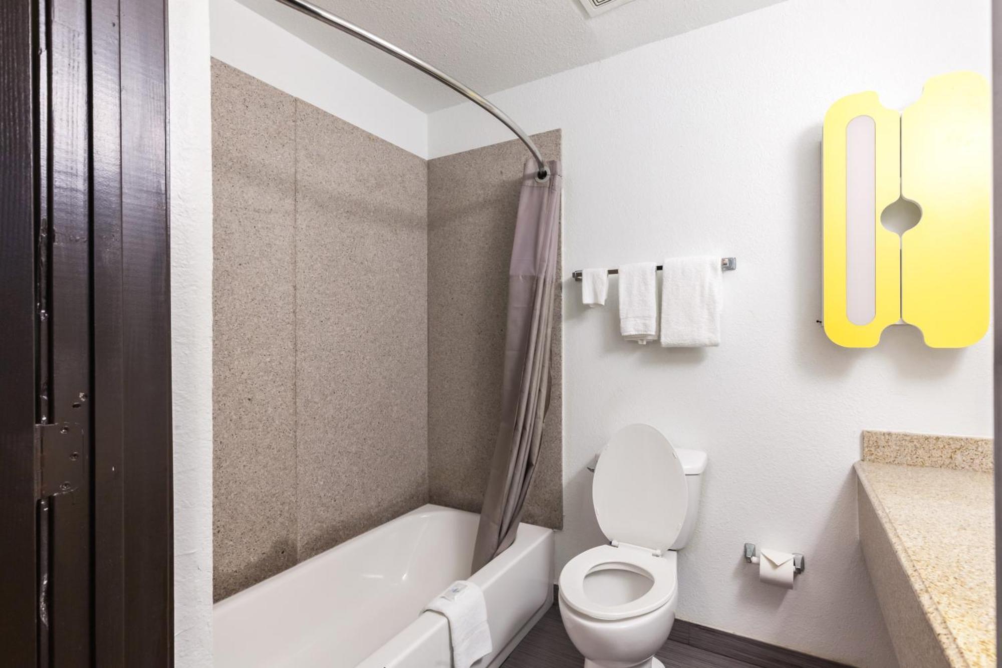 Quadruple Room - Disability Access - Roll in Shower