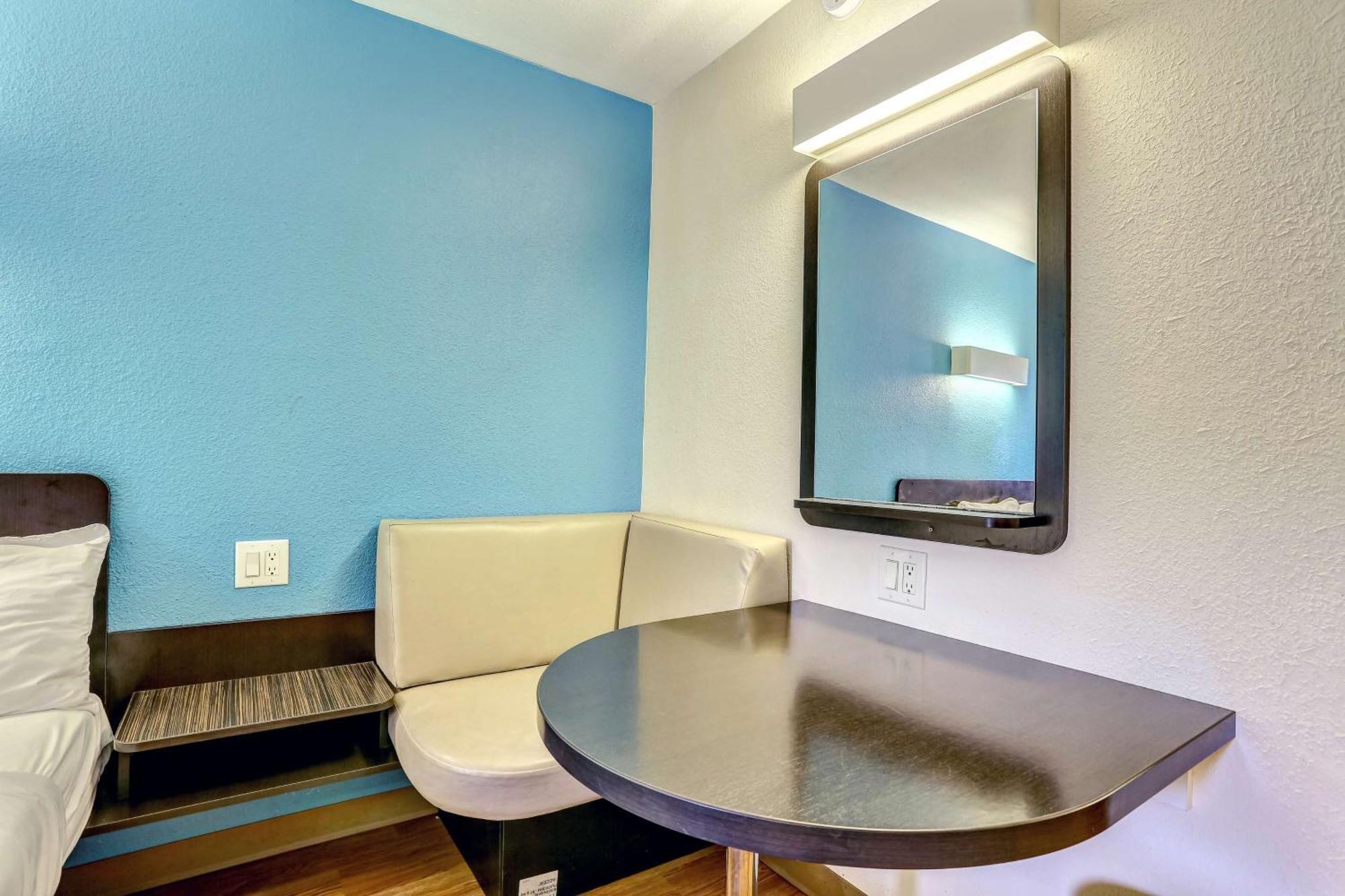 King Room - Disability Access - Smoking