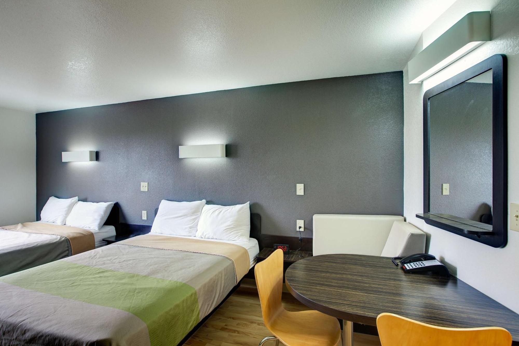 Queen Room Two Queen Beds Non-Smoking