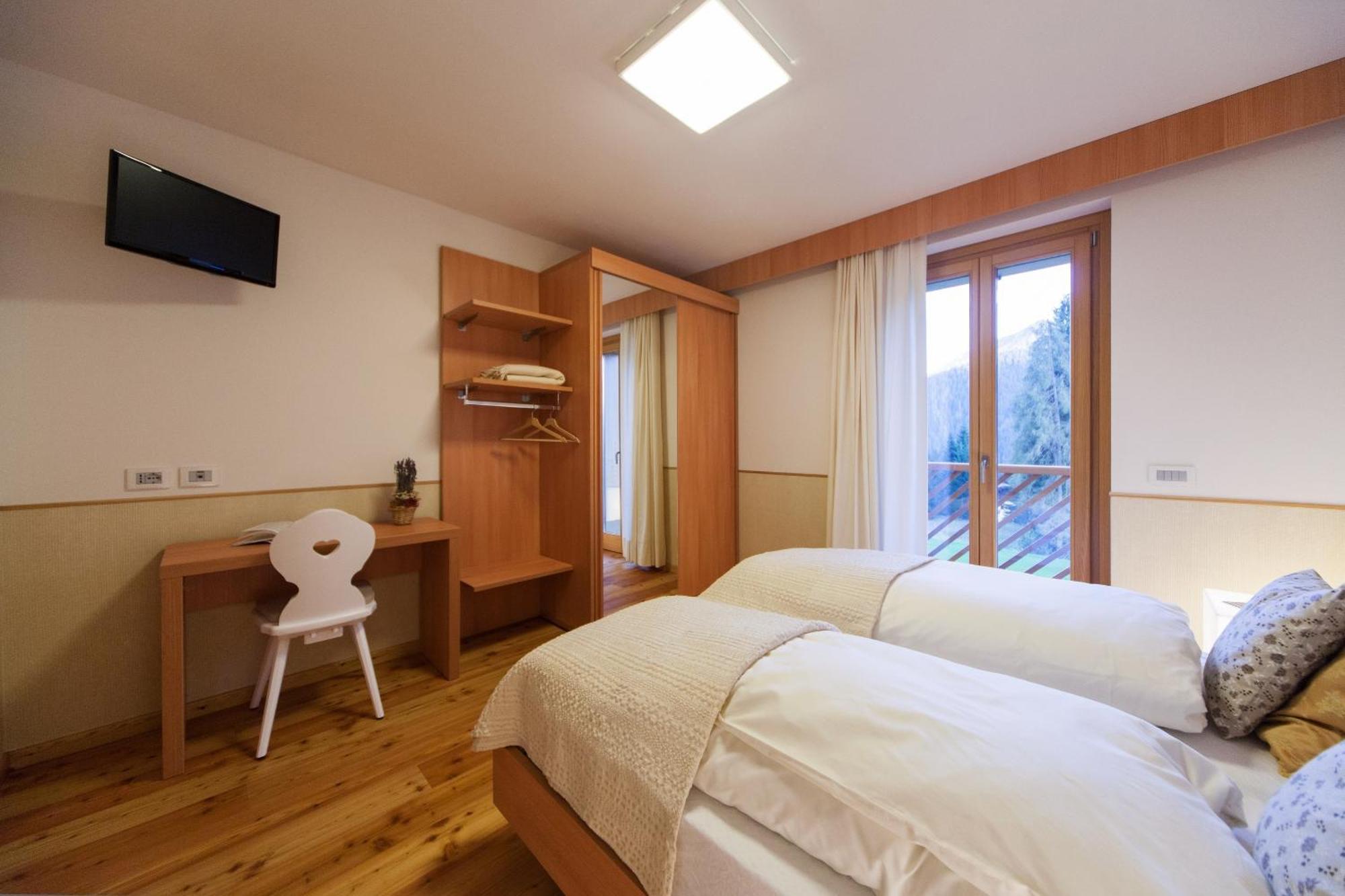 Double or Twin Room Mountain View,683757252:JPEG