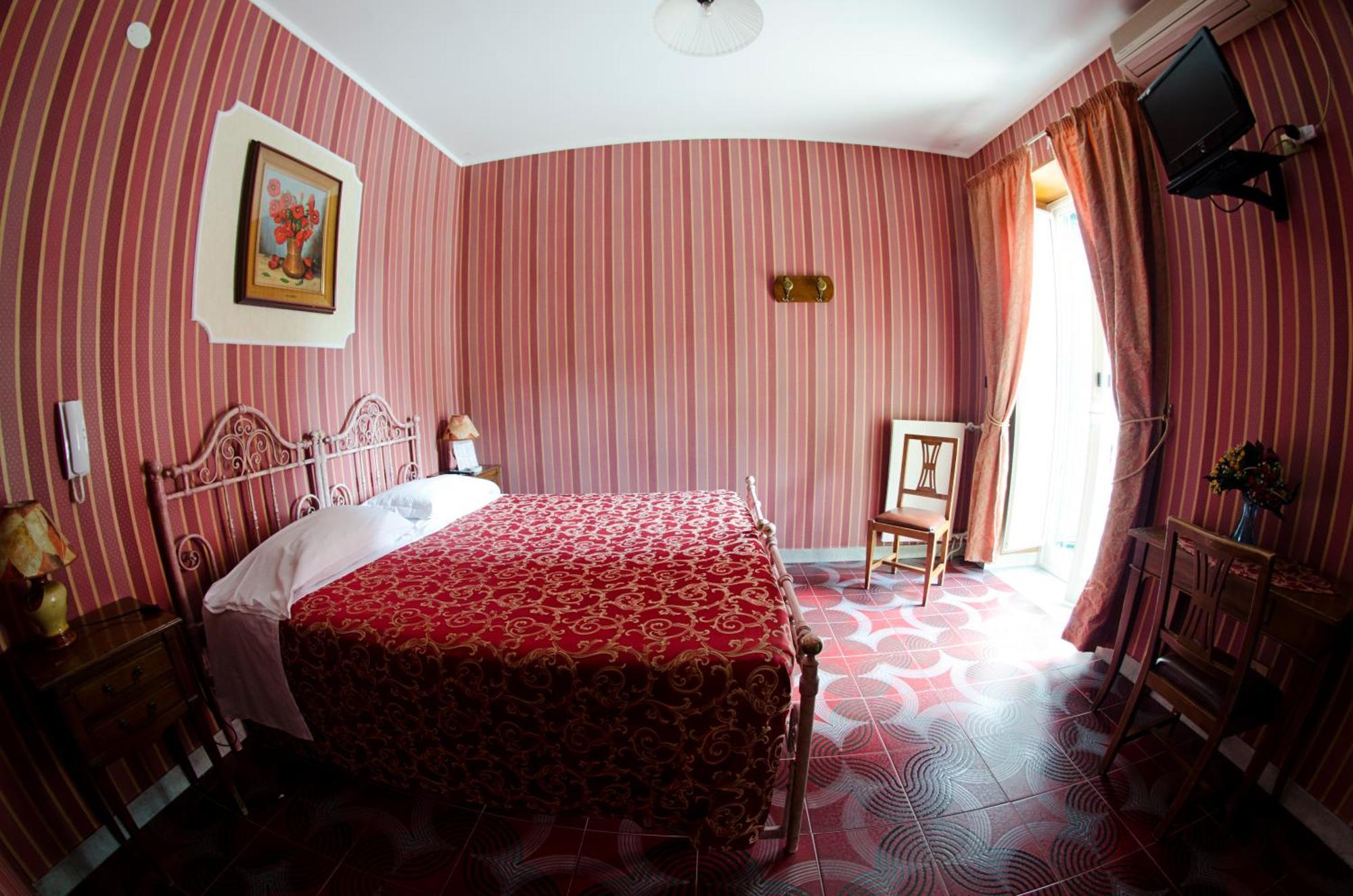 Double Room,683800257:JPEG