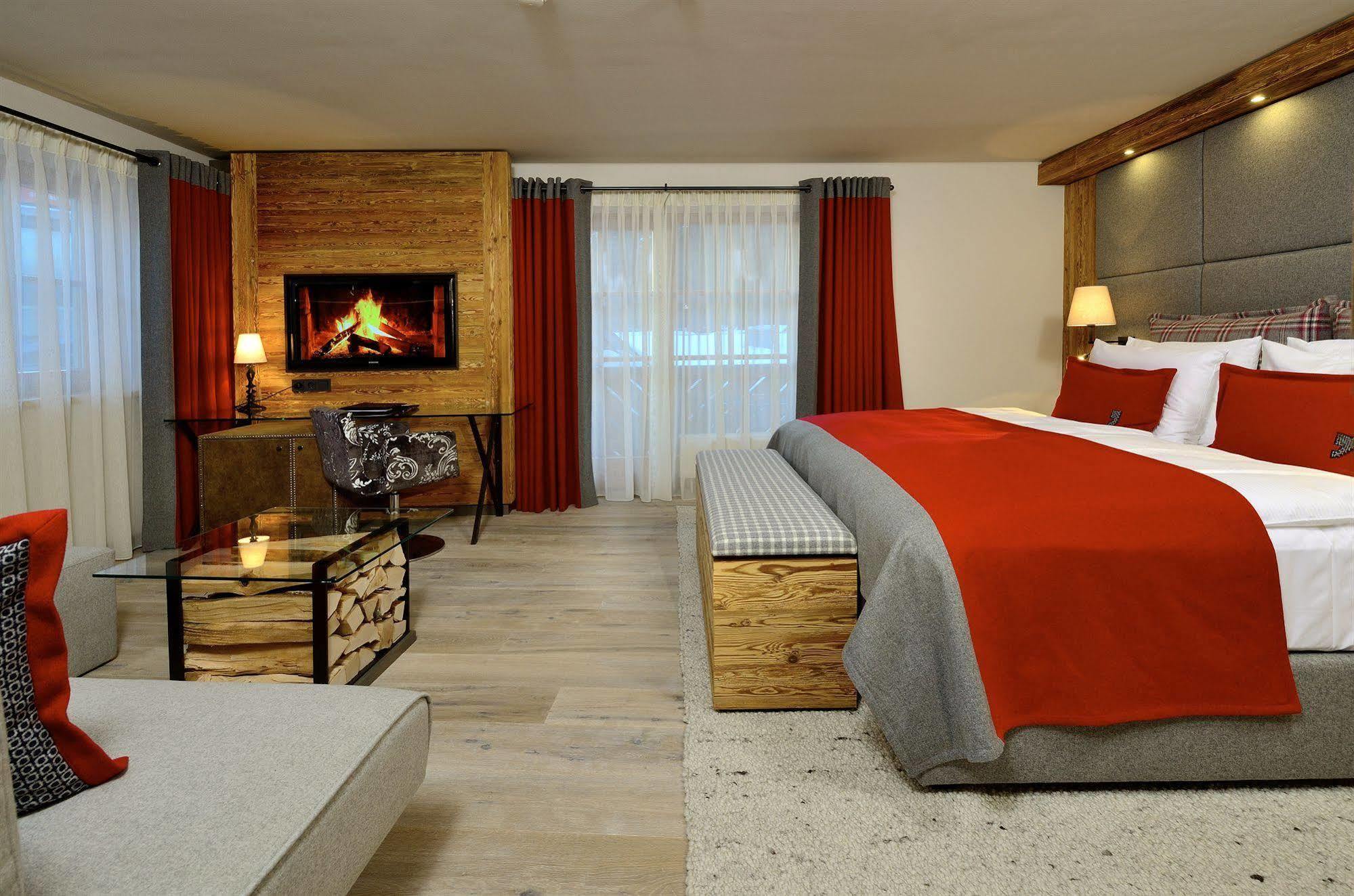 Alpine Junior Suite Balcony Mountain View