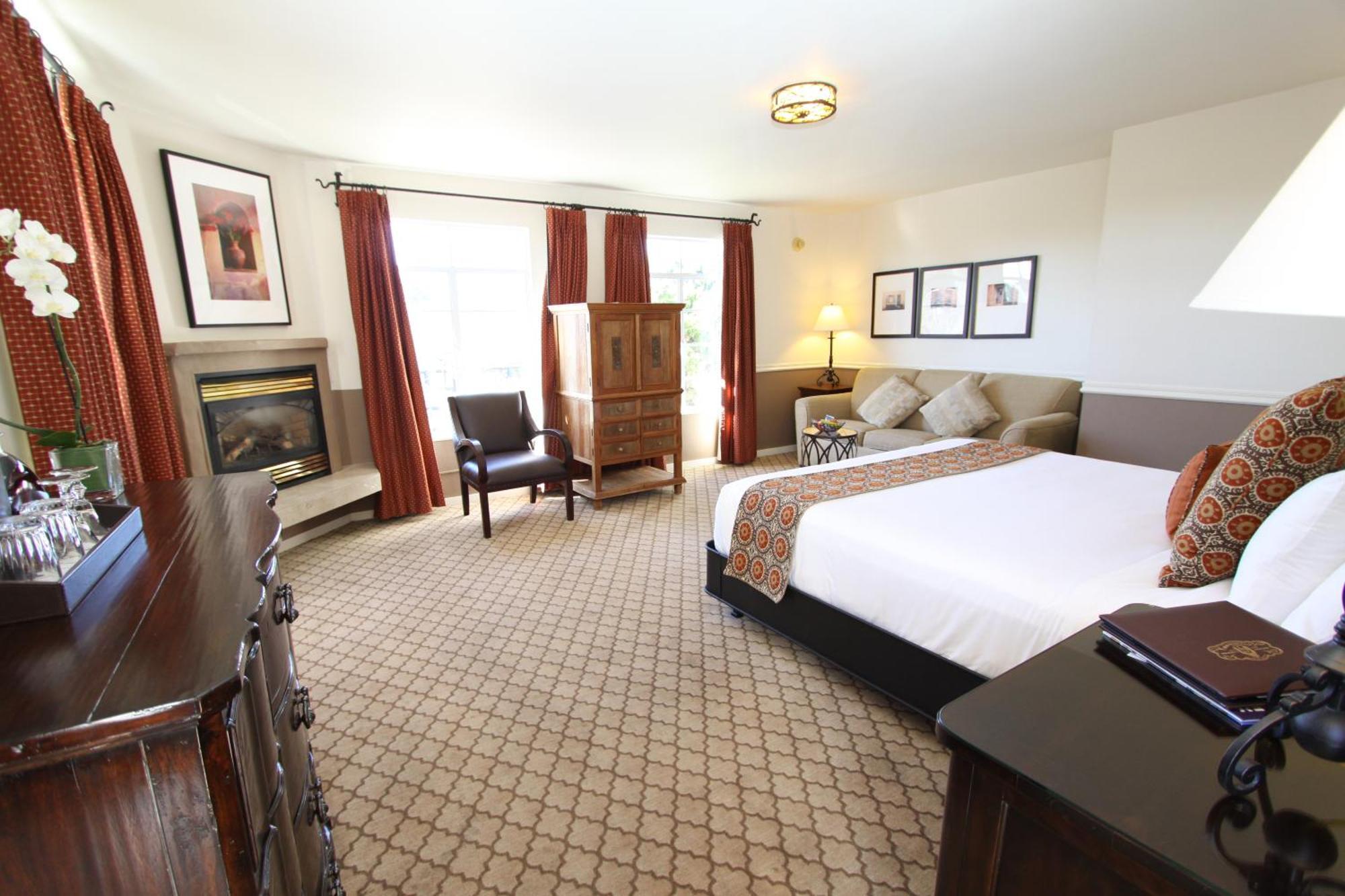 Deluxe King Room