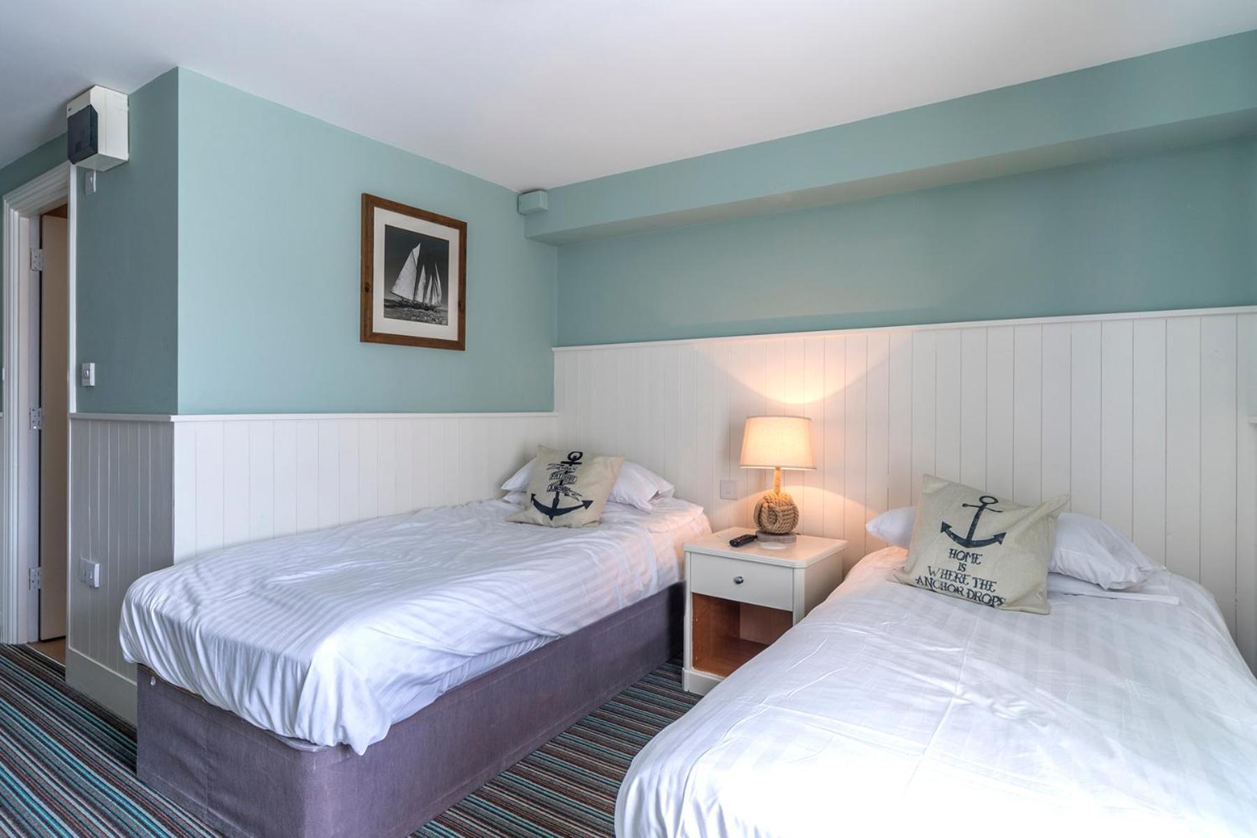 Standard Twin Room