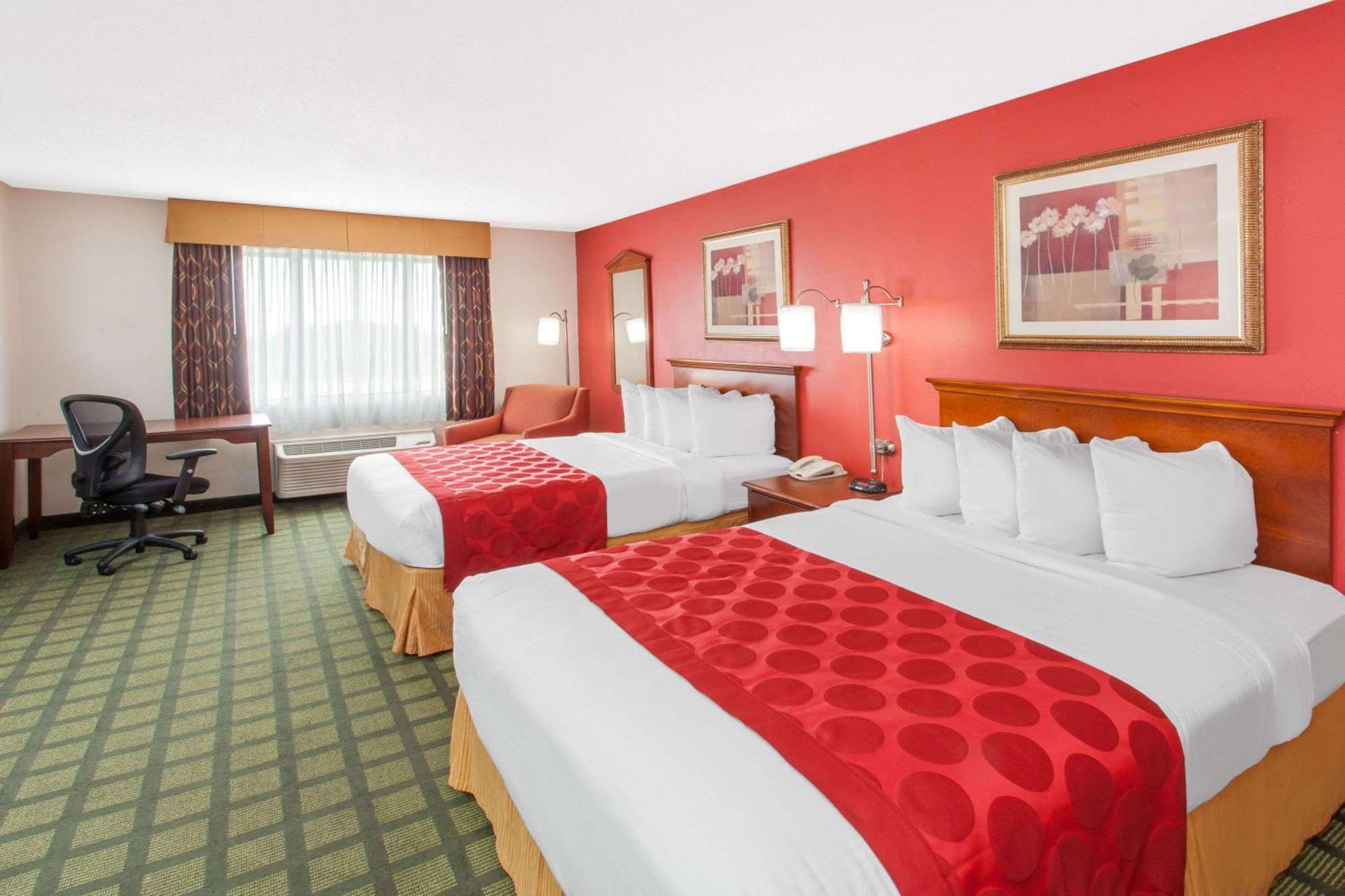 Deluxe Queen Room with Two Queen Beds - Non-Smoking
