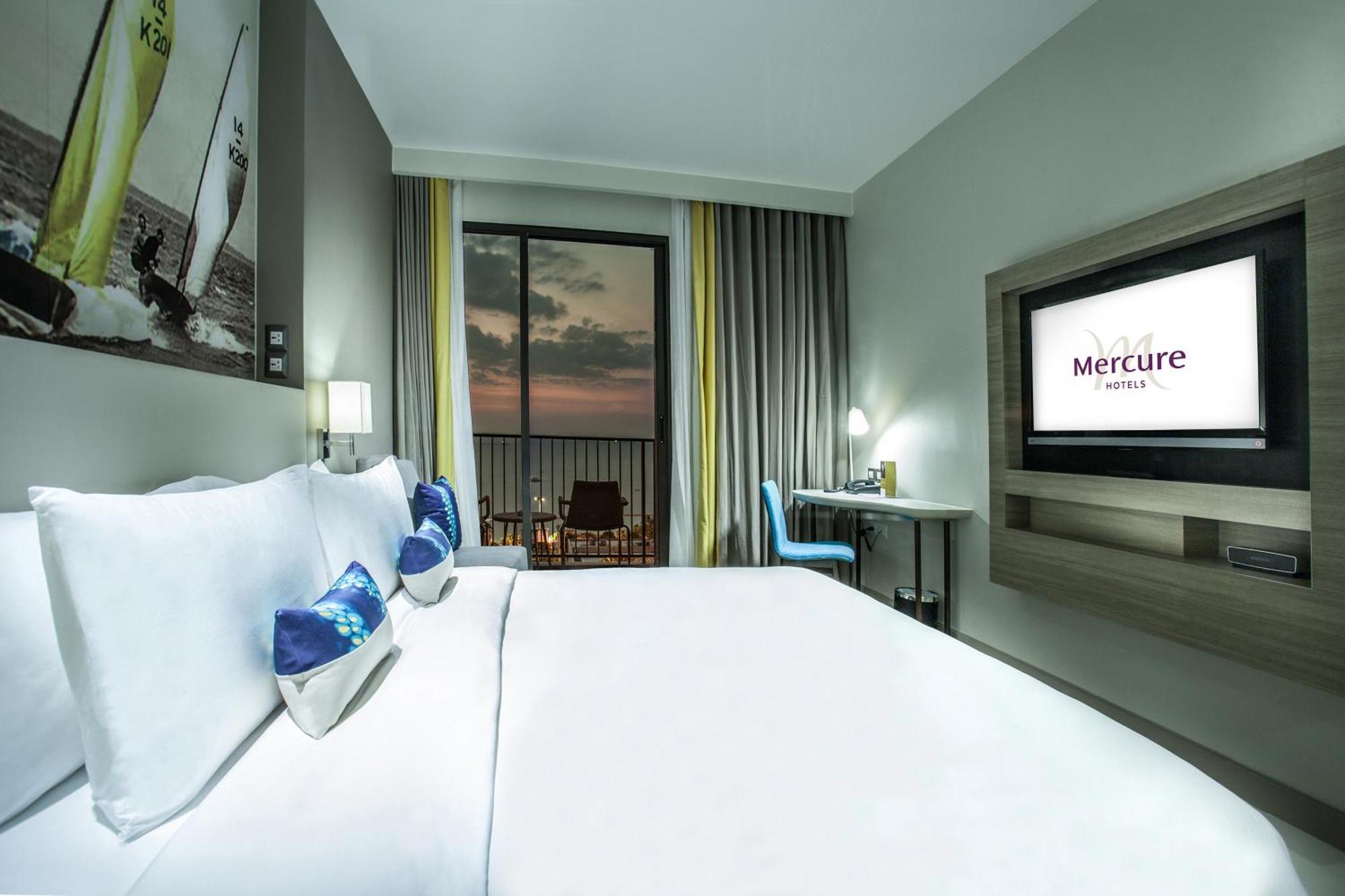 Deluxe King Room Ocean View