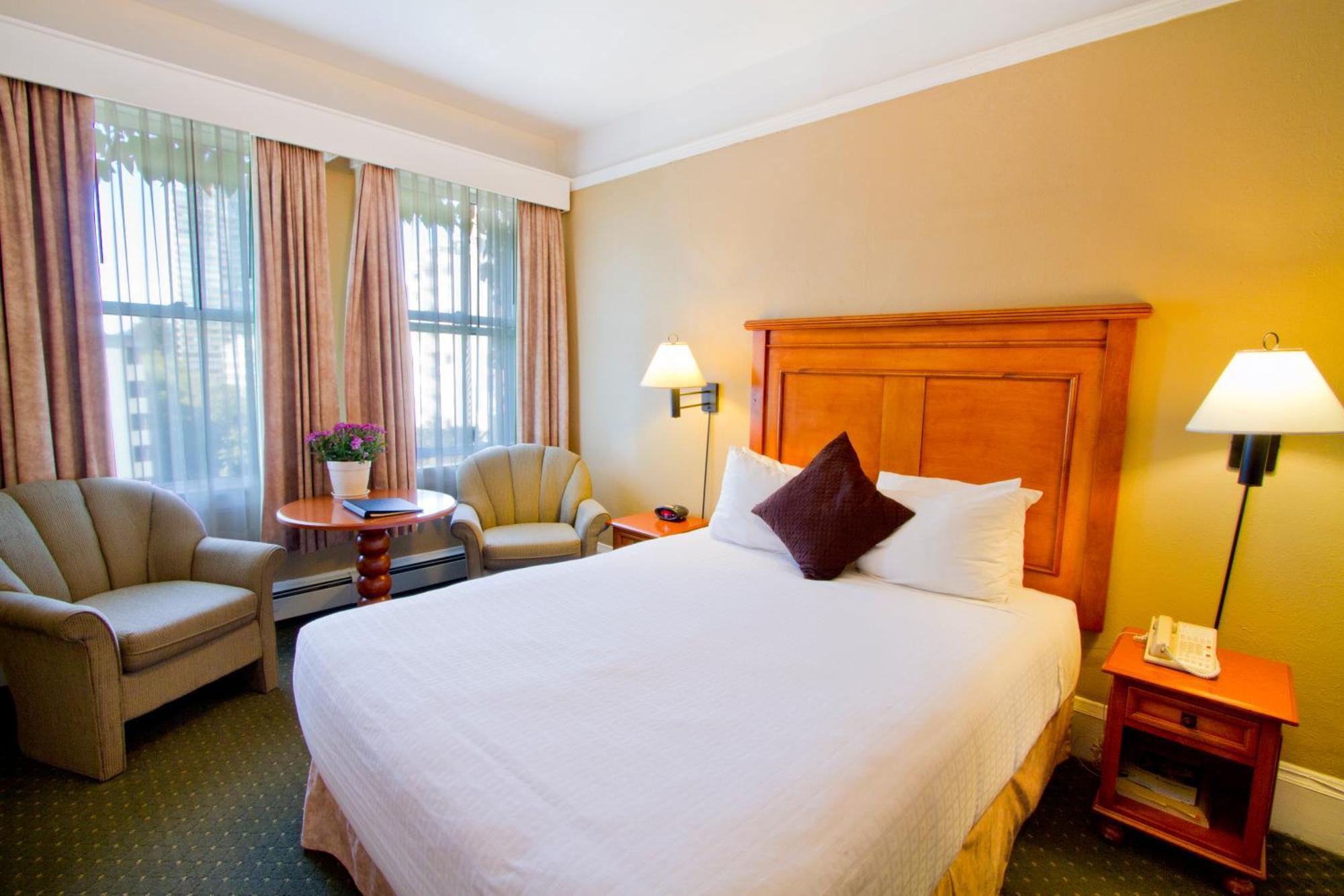 Standard Queen Room