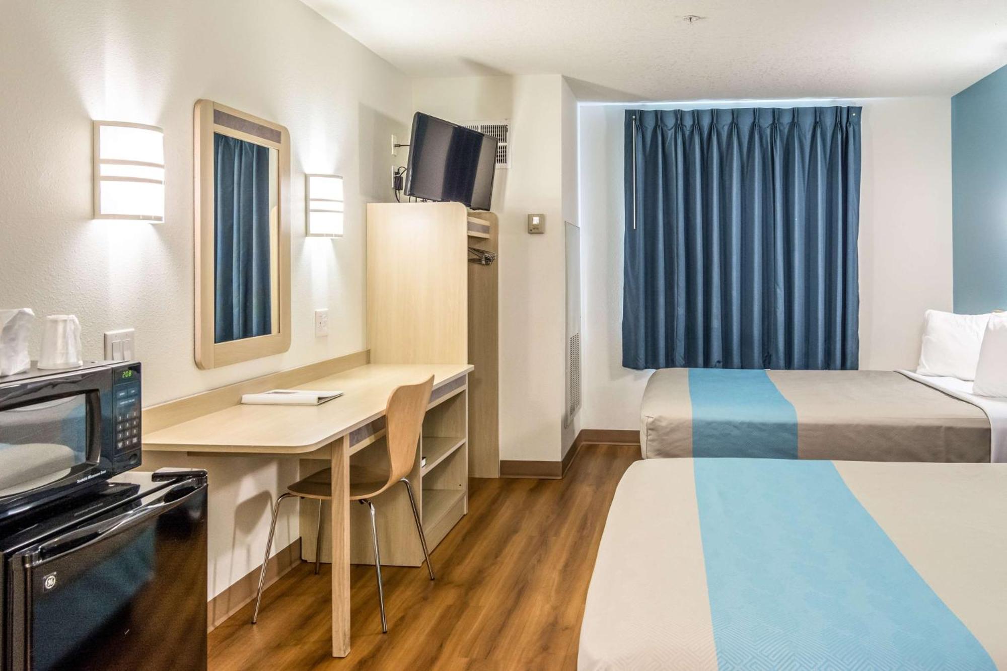 Deluxe Queen Room Two Queen Beds Non-Smoking
