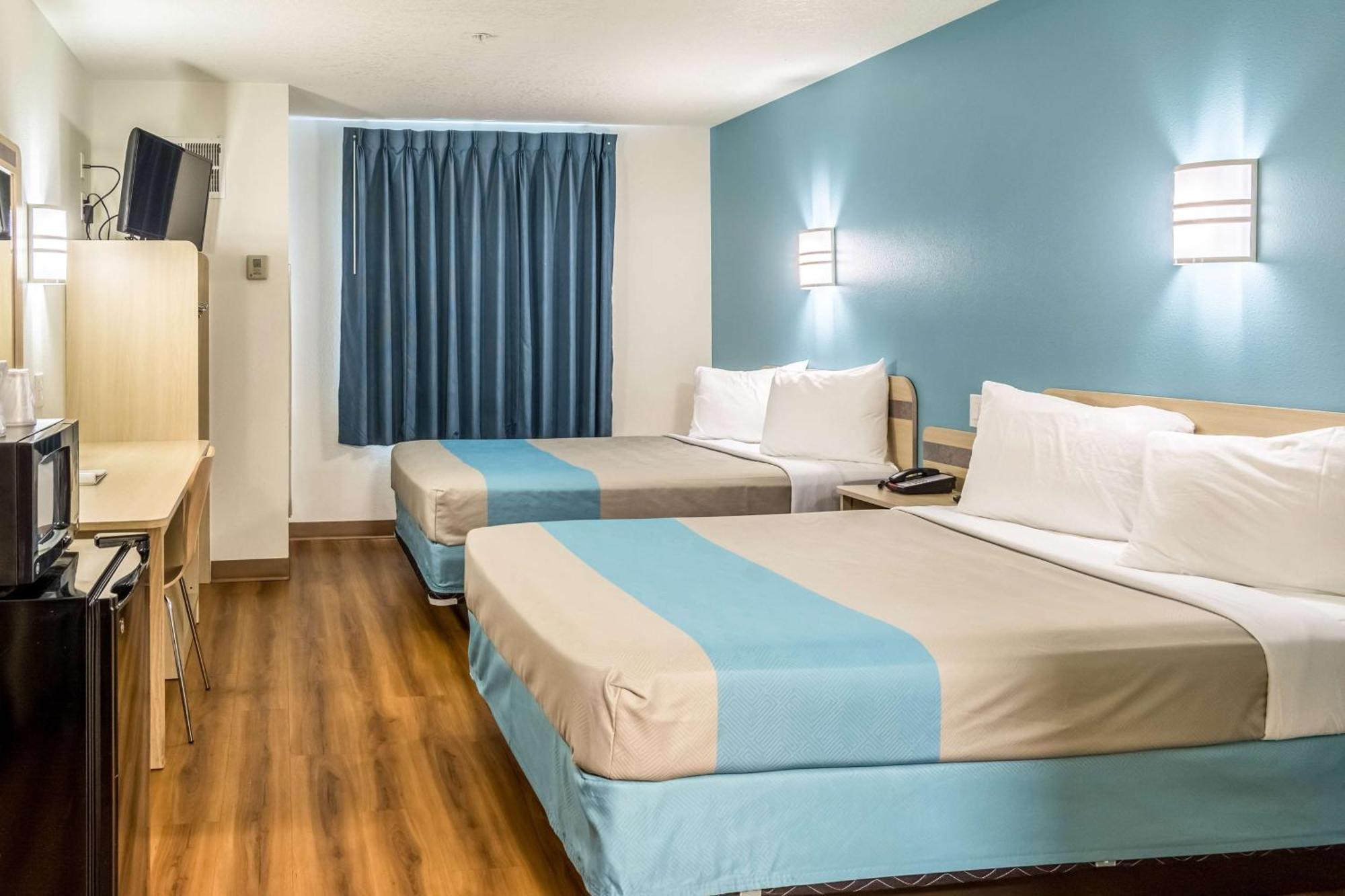 Deluxe Queen Room Two Queen Beds Non-Smoking