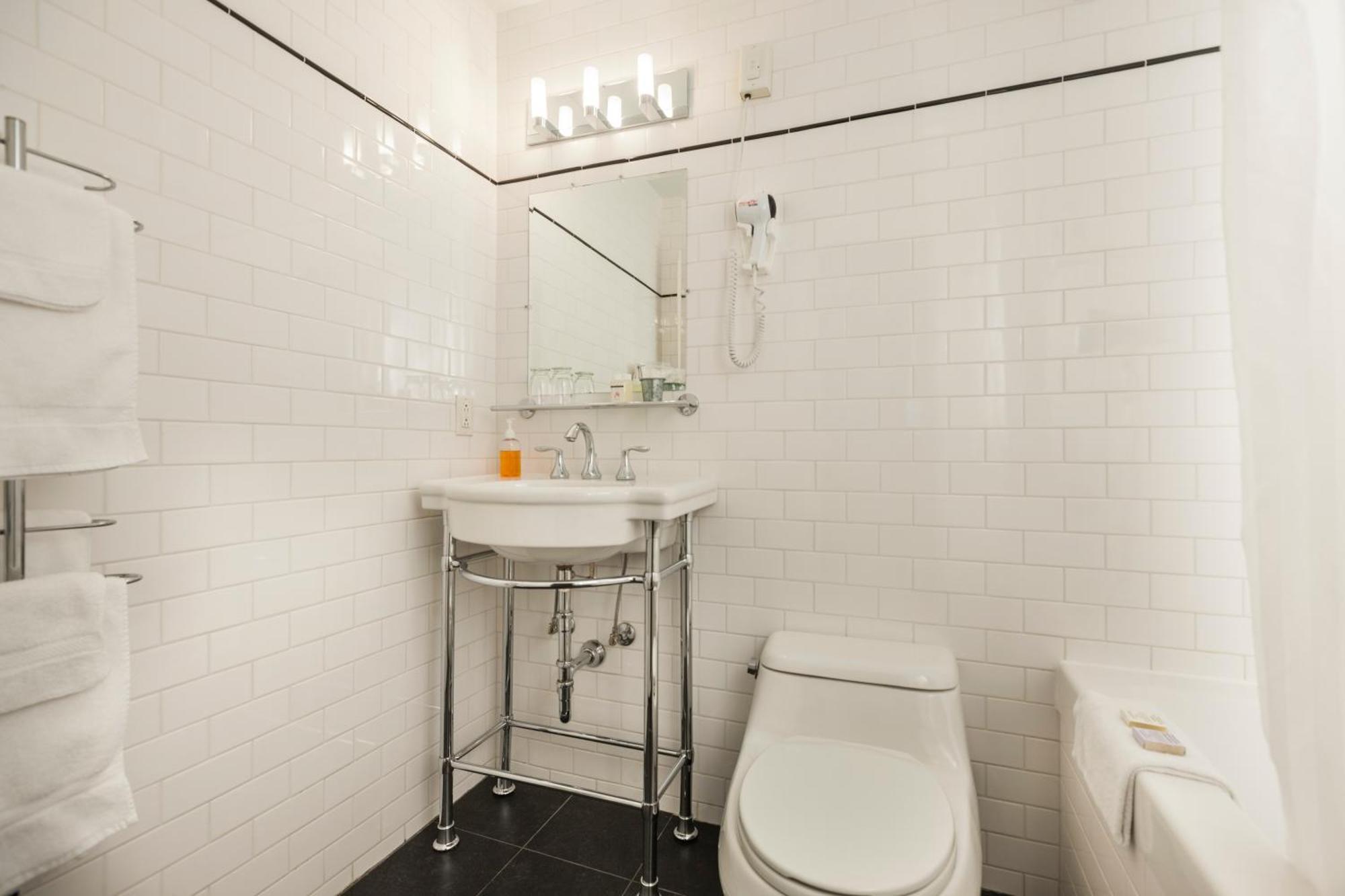 Comfort Queen Room