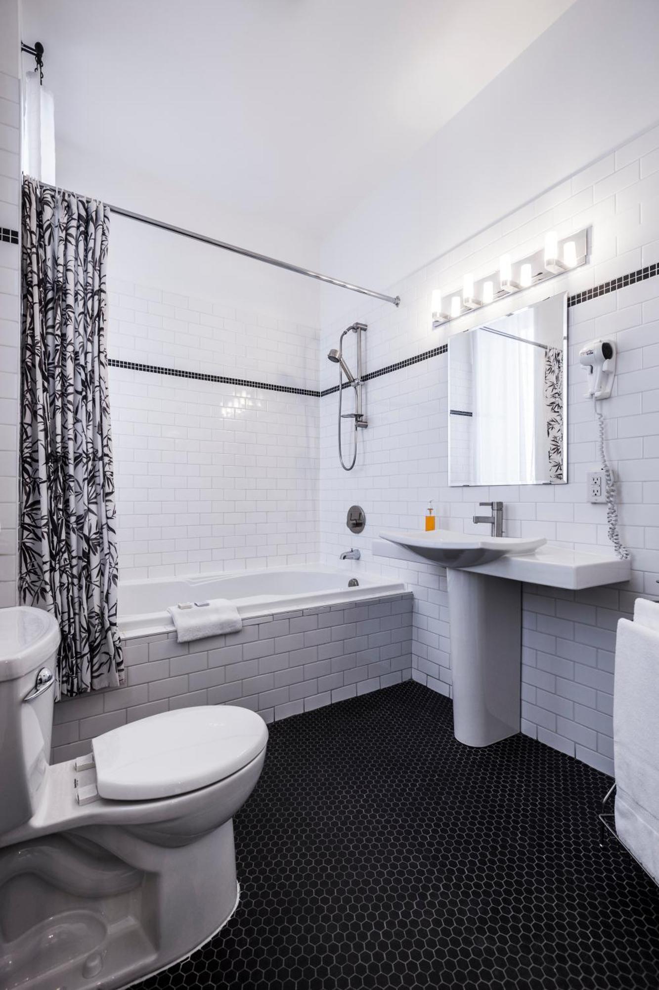 Comfort Queen Room