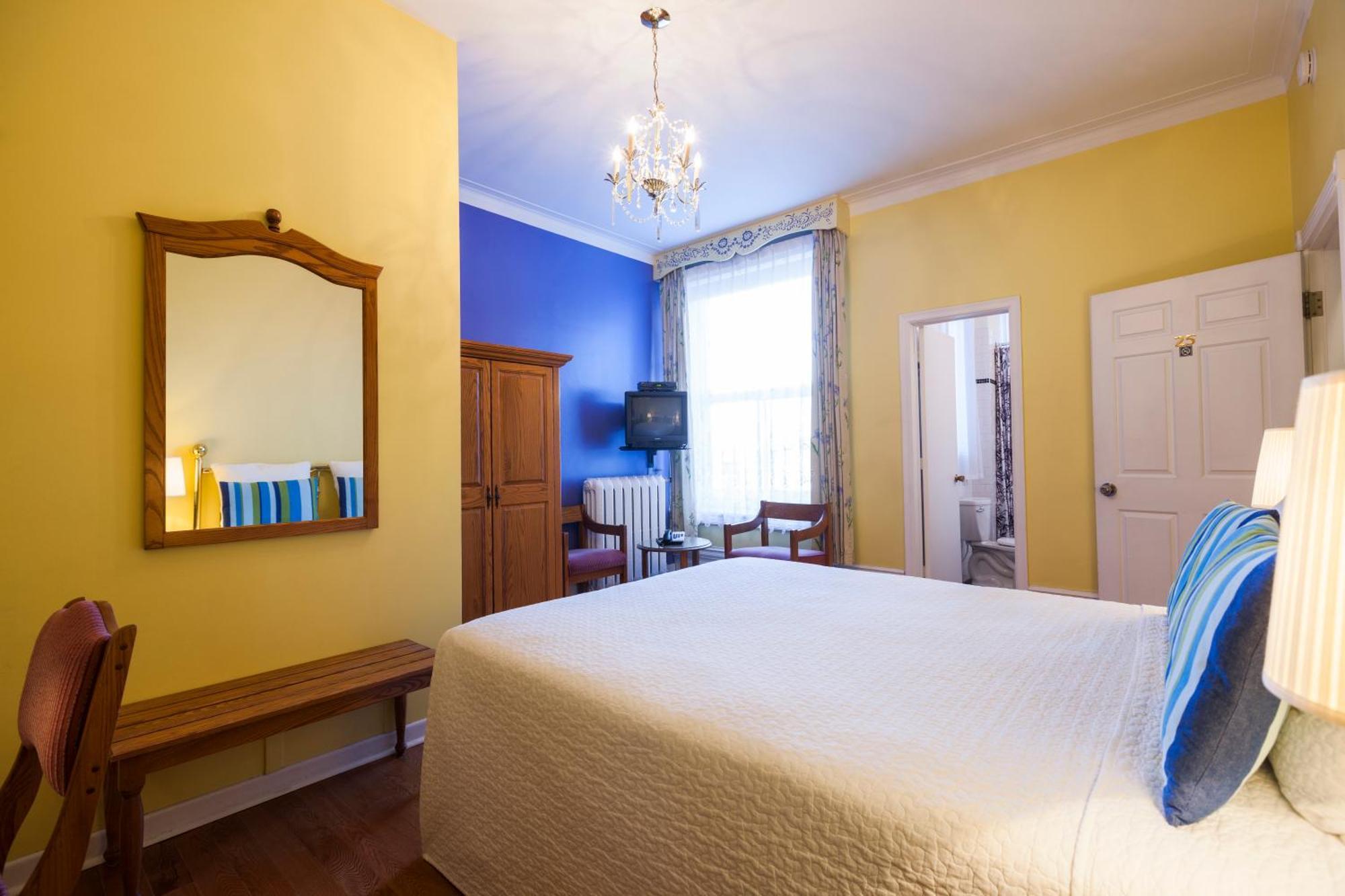 Comfort Queen Room