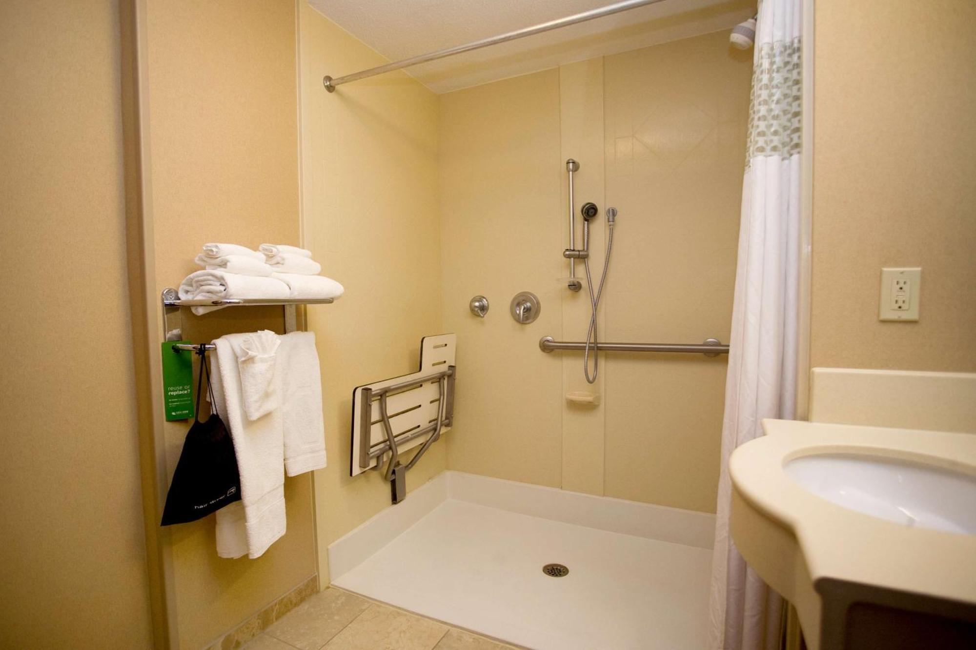 King Room with Roll-In Shower - Mobility Access/Non-Smoking