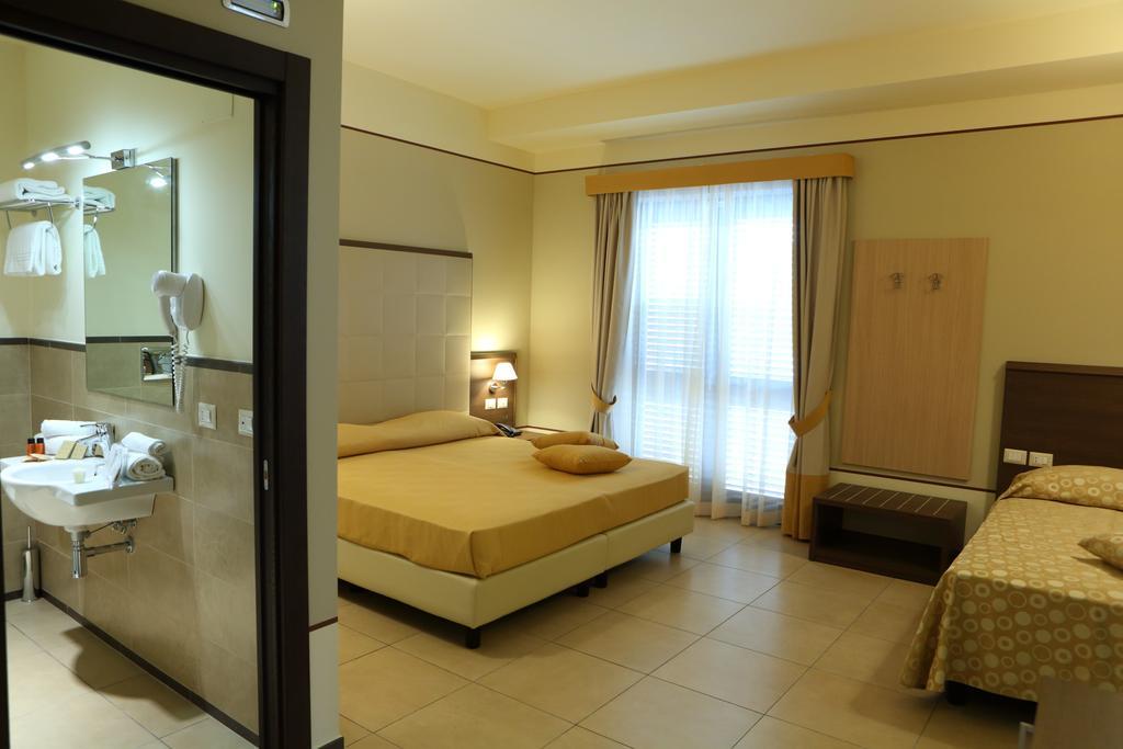 Standard Quadruple Room Balcony