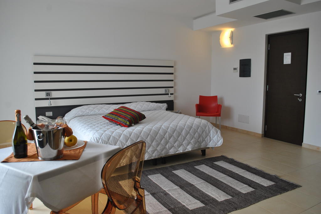 Triple Room,1216235821:JPEG