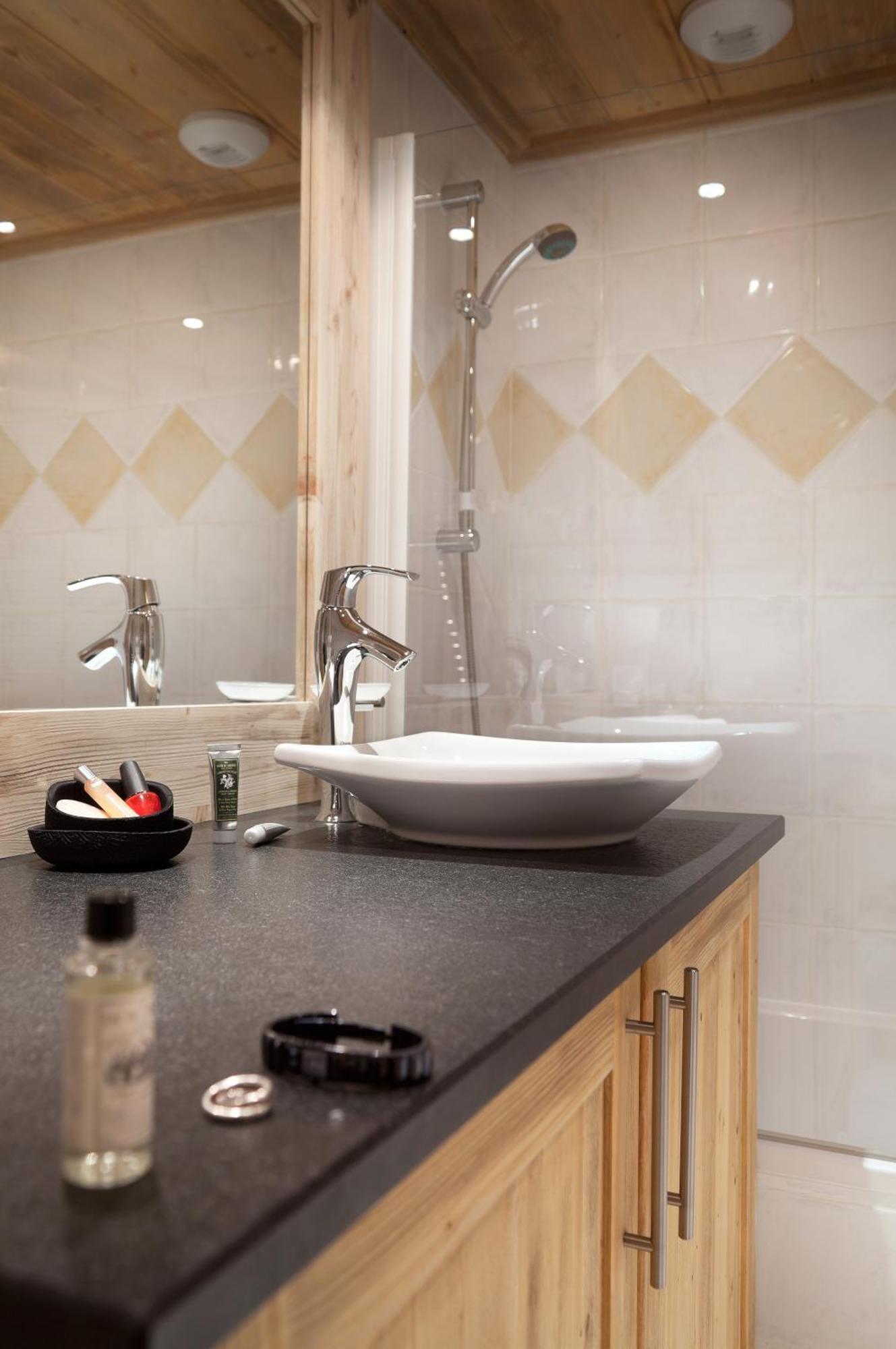One-Bedroom Apartment Spa Access