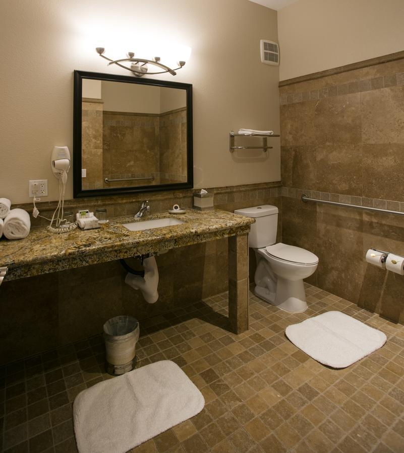 Syrah ADA Suite Hotel Tower
