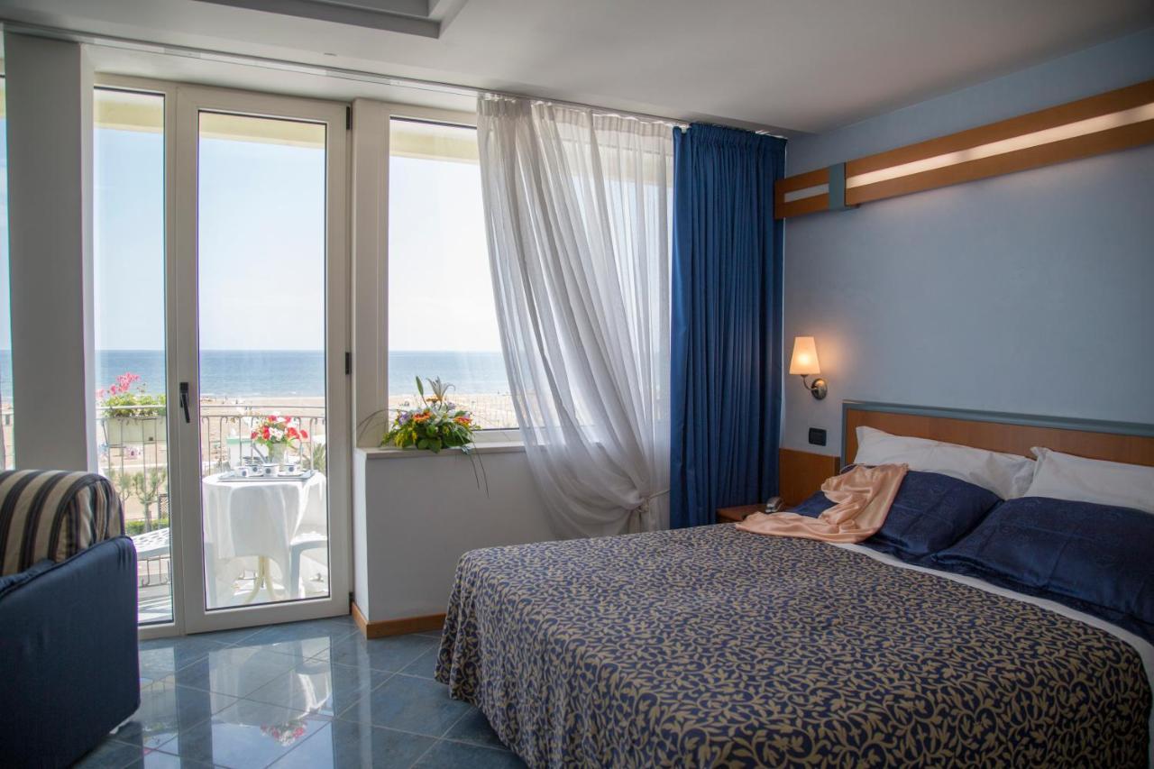Suite Sea View,696065490:JPEG