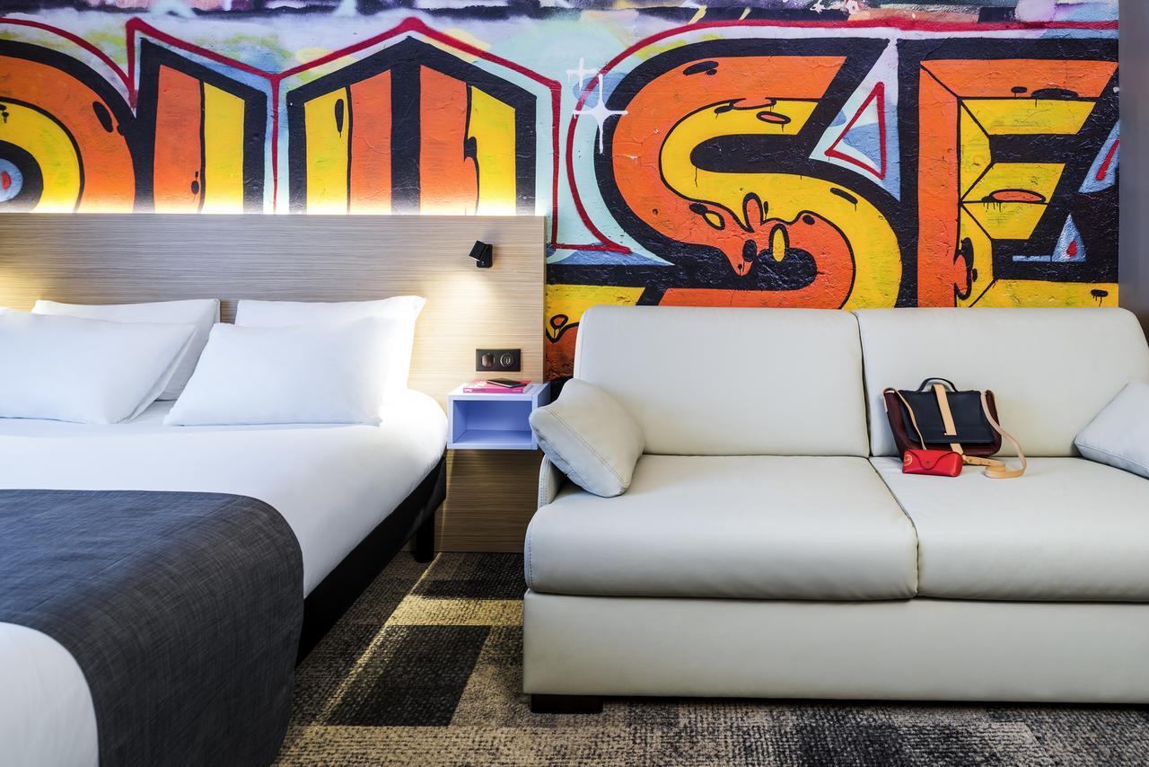 Standard Familiensuite mit 1 Doppelbett und Sofa