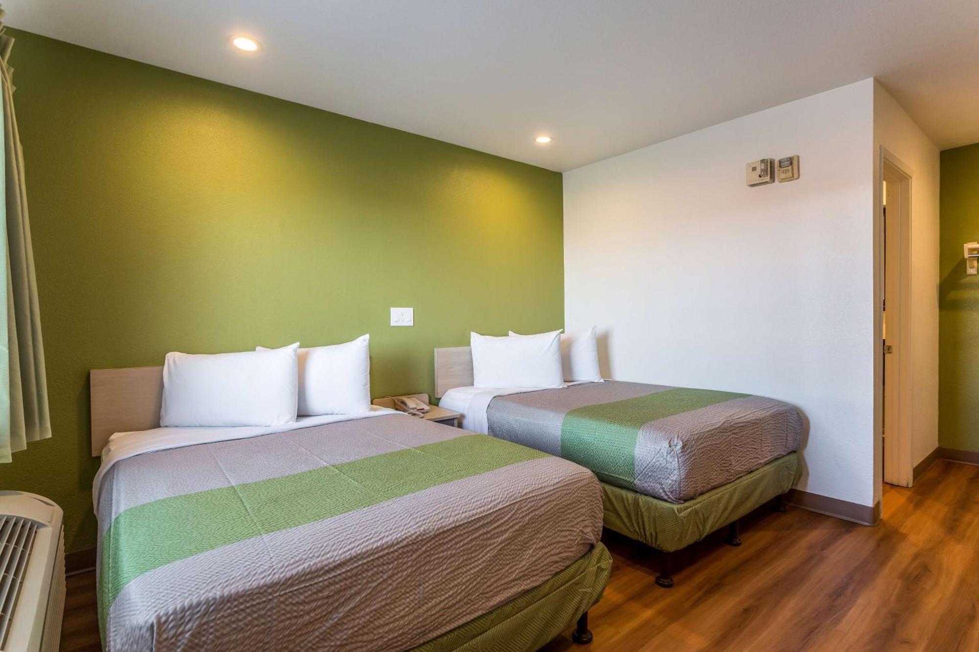Quadruple Room - Non-Smoking