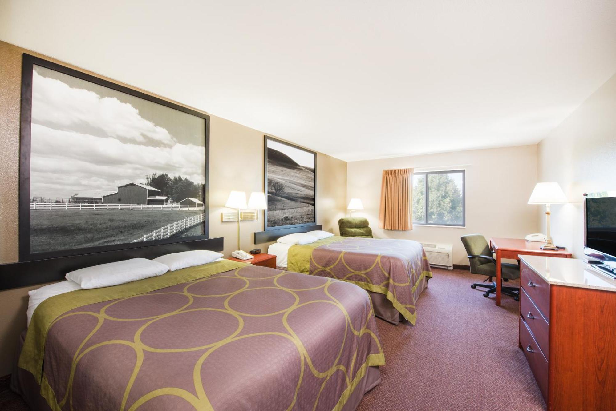 Queen Room with Two Queen Beds - Non-Smoking