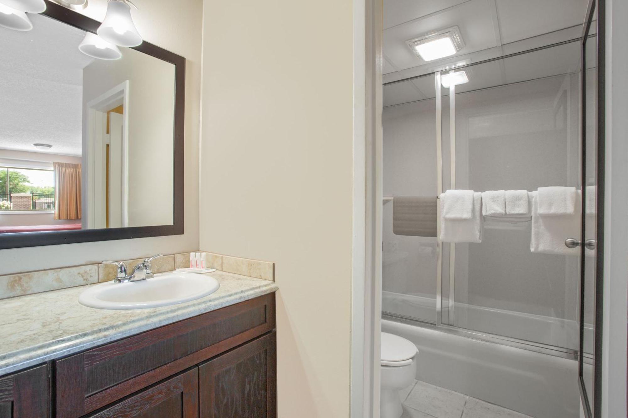 Queen Room with Two Queen Beds - Non-Smoking