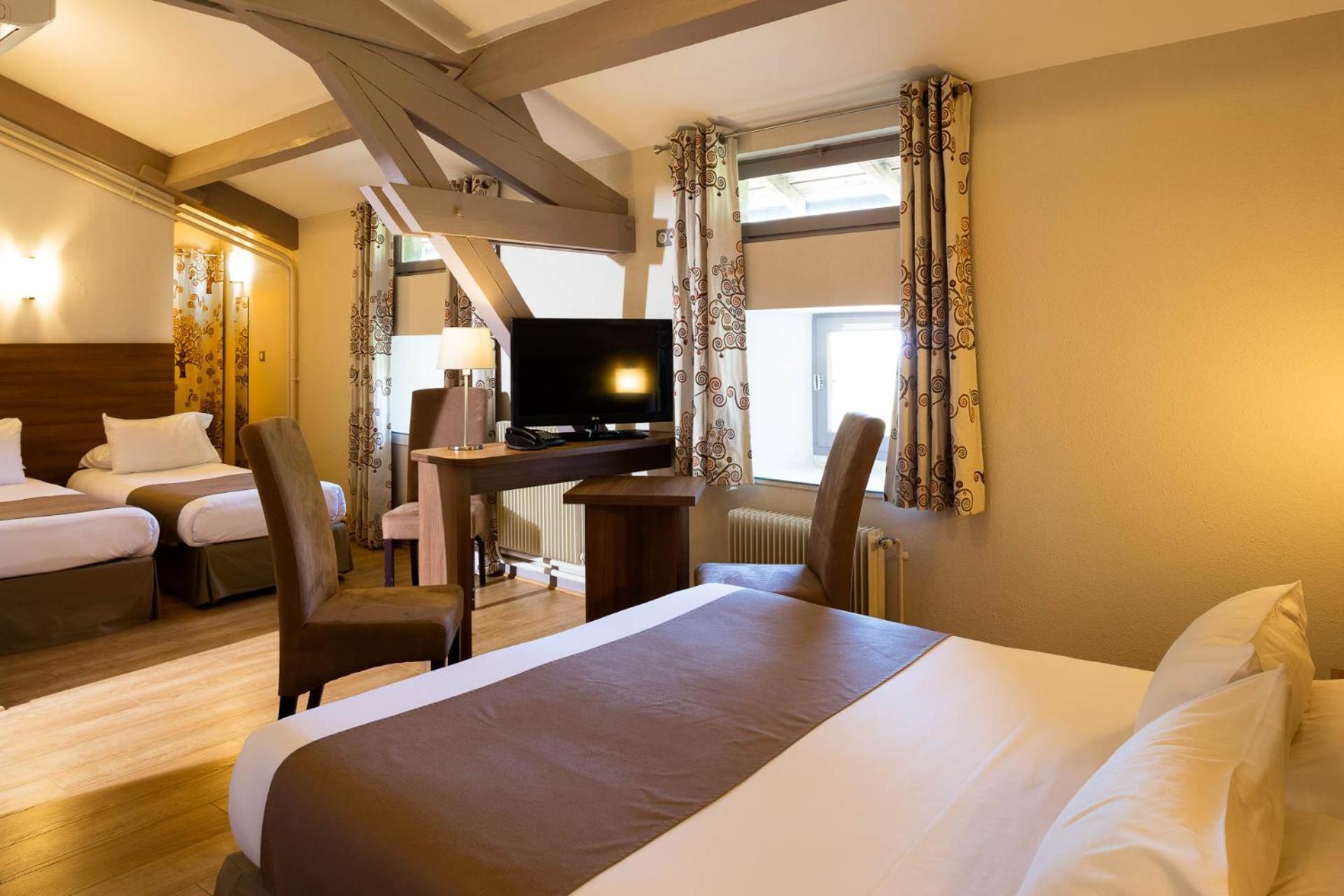 Chambre Supérieure (4 Personnes)