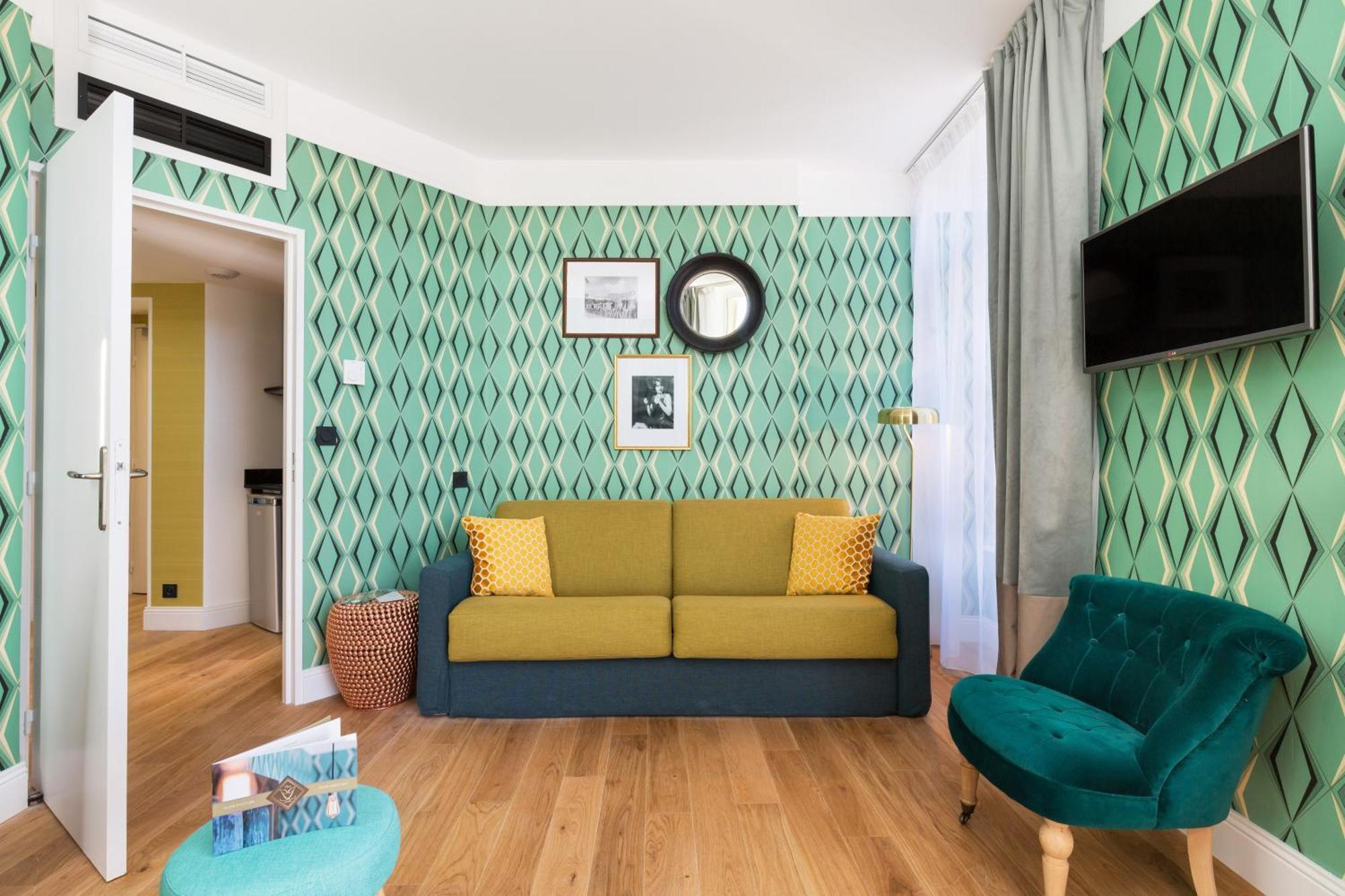 One-Bedroom Apartment,1436913508:JPEG