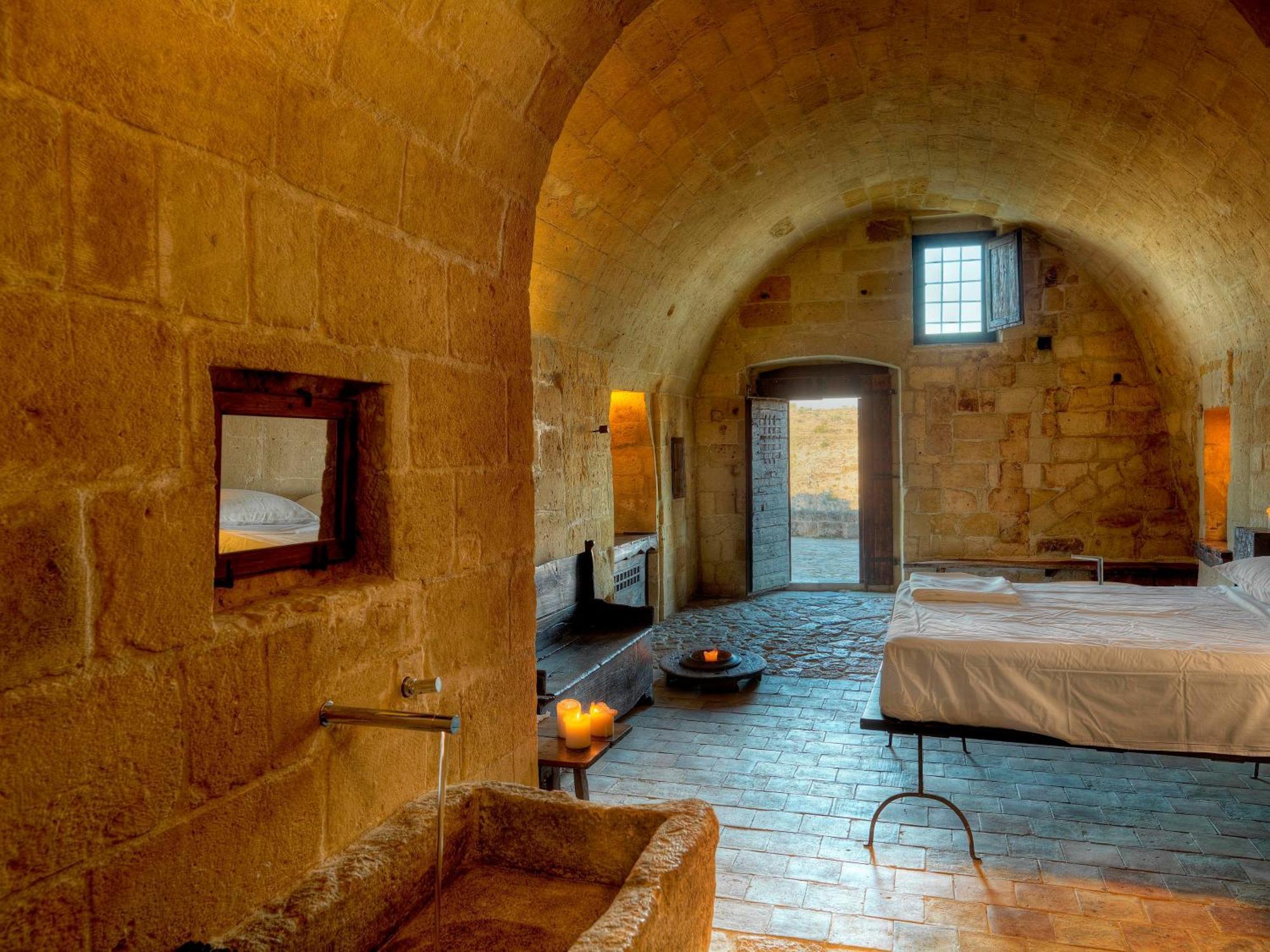 Superior Room Cave