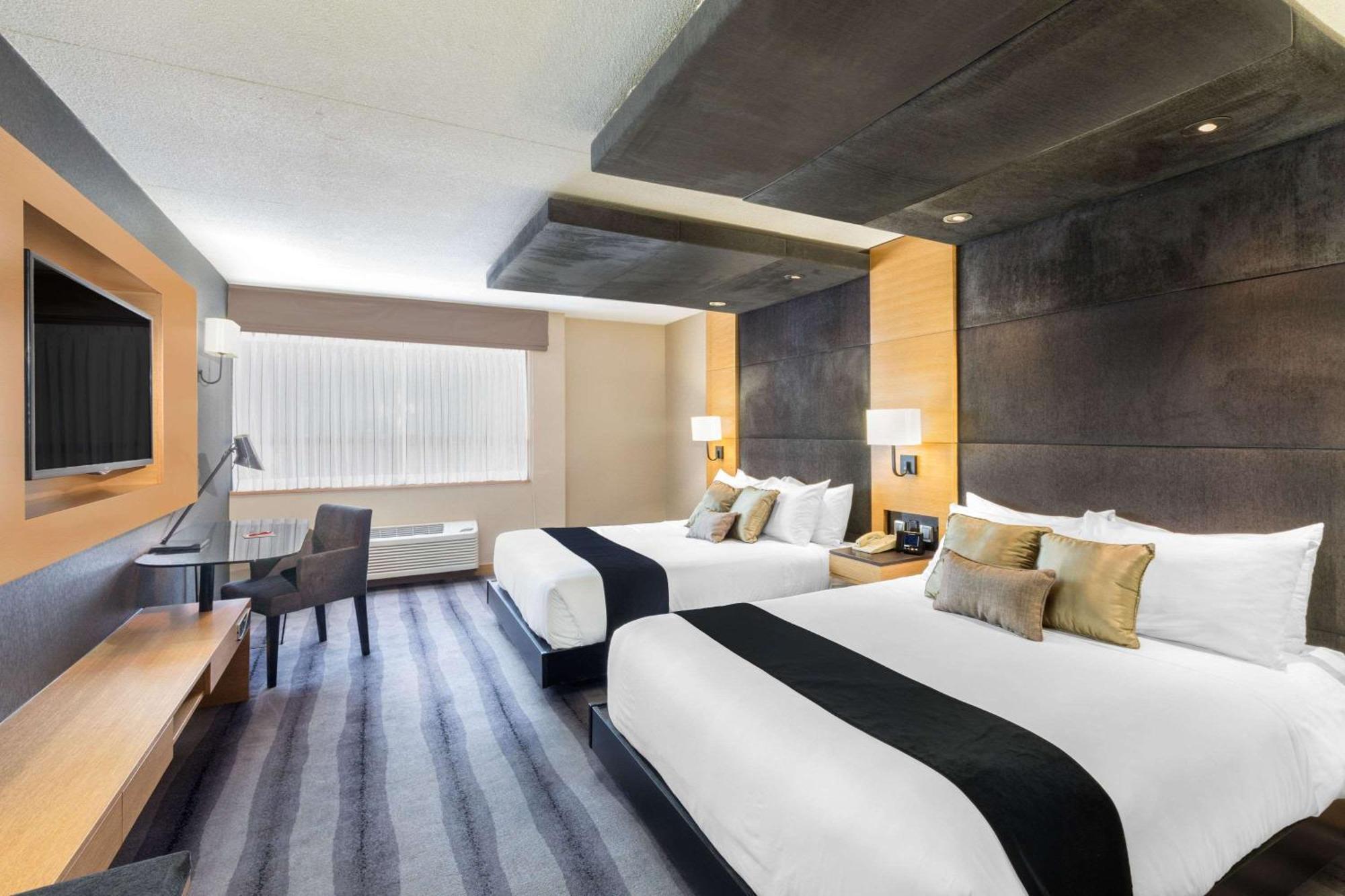 Premier Queen Room Two Queen Beds
