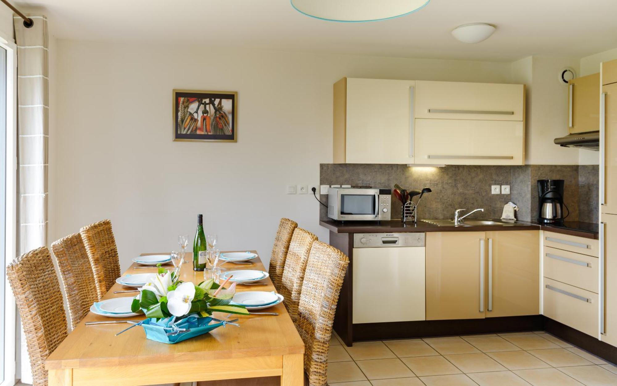 One-Bedroom Apartment Cabin