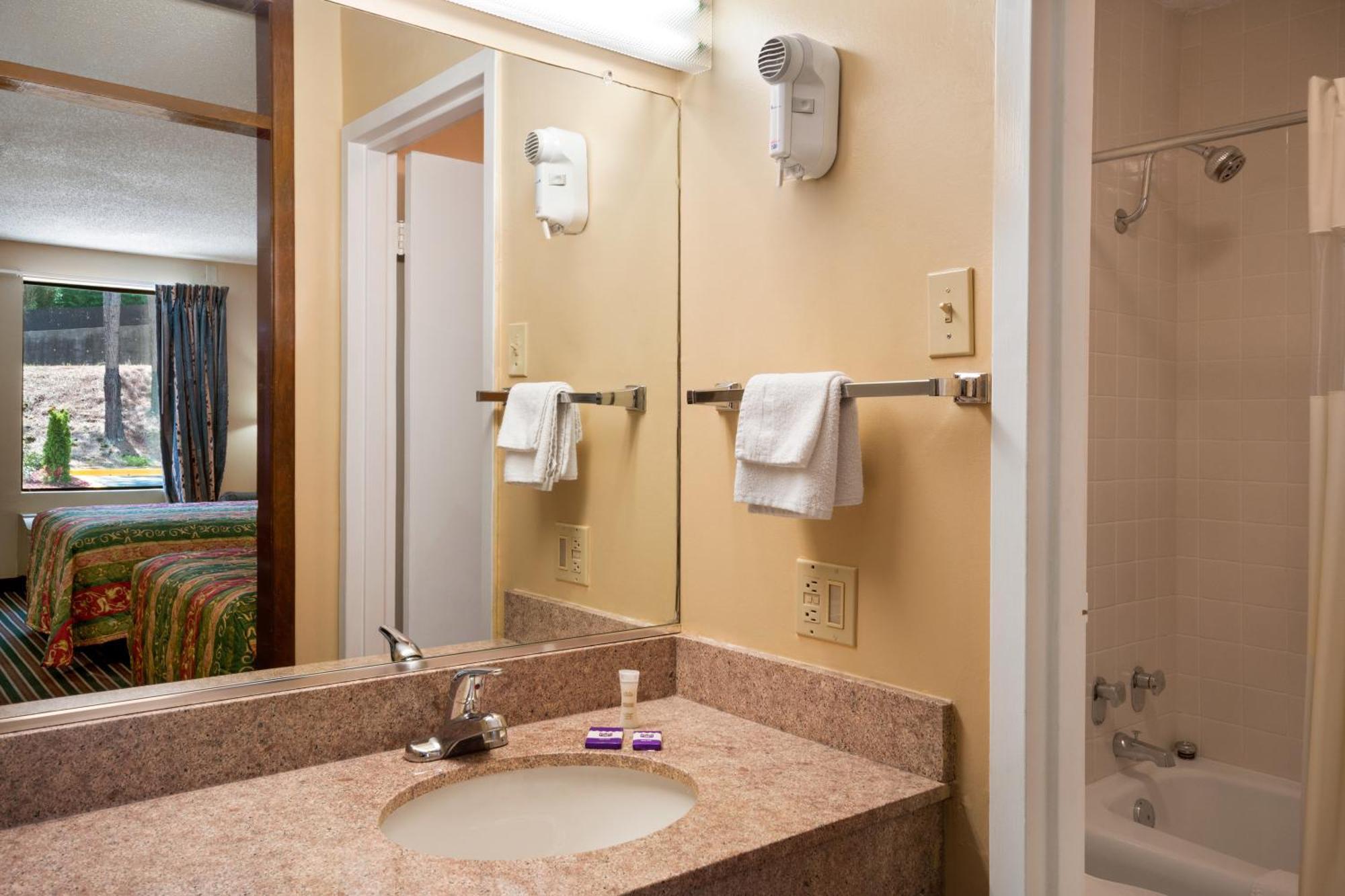 Double Room with Two Double Beds - Non-Smoking