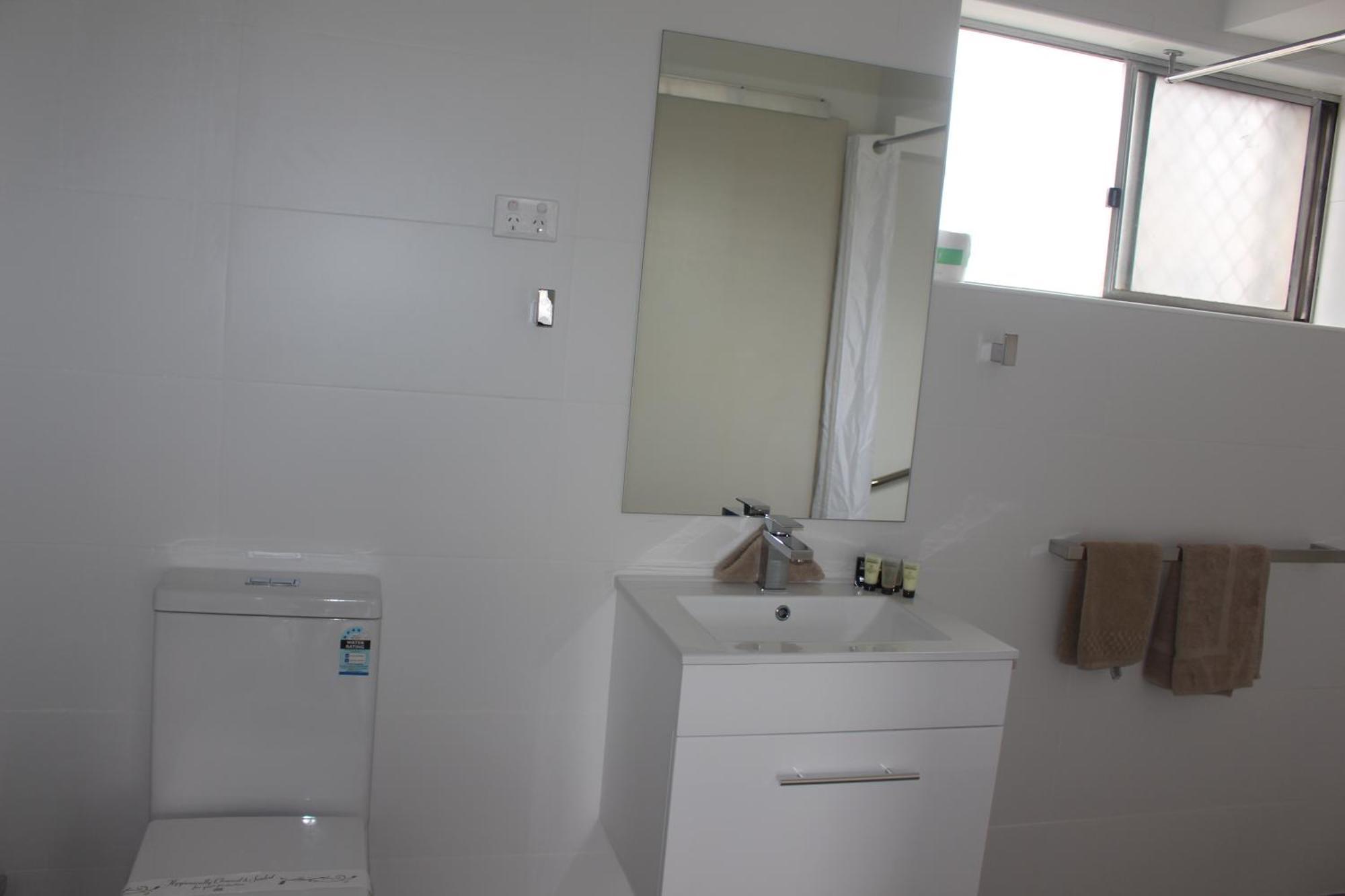 Queen Room with Disability Access - Pet Friendly