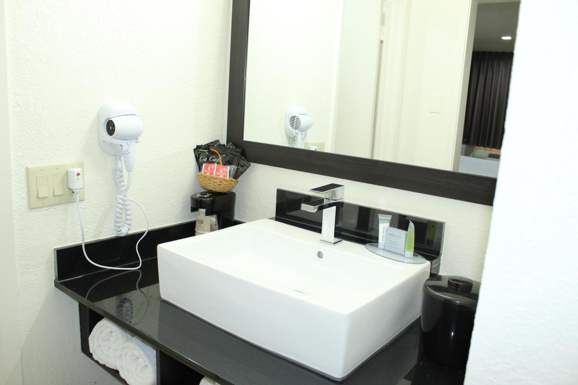 Double Room Two Double Beds Non-Smoking