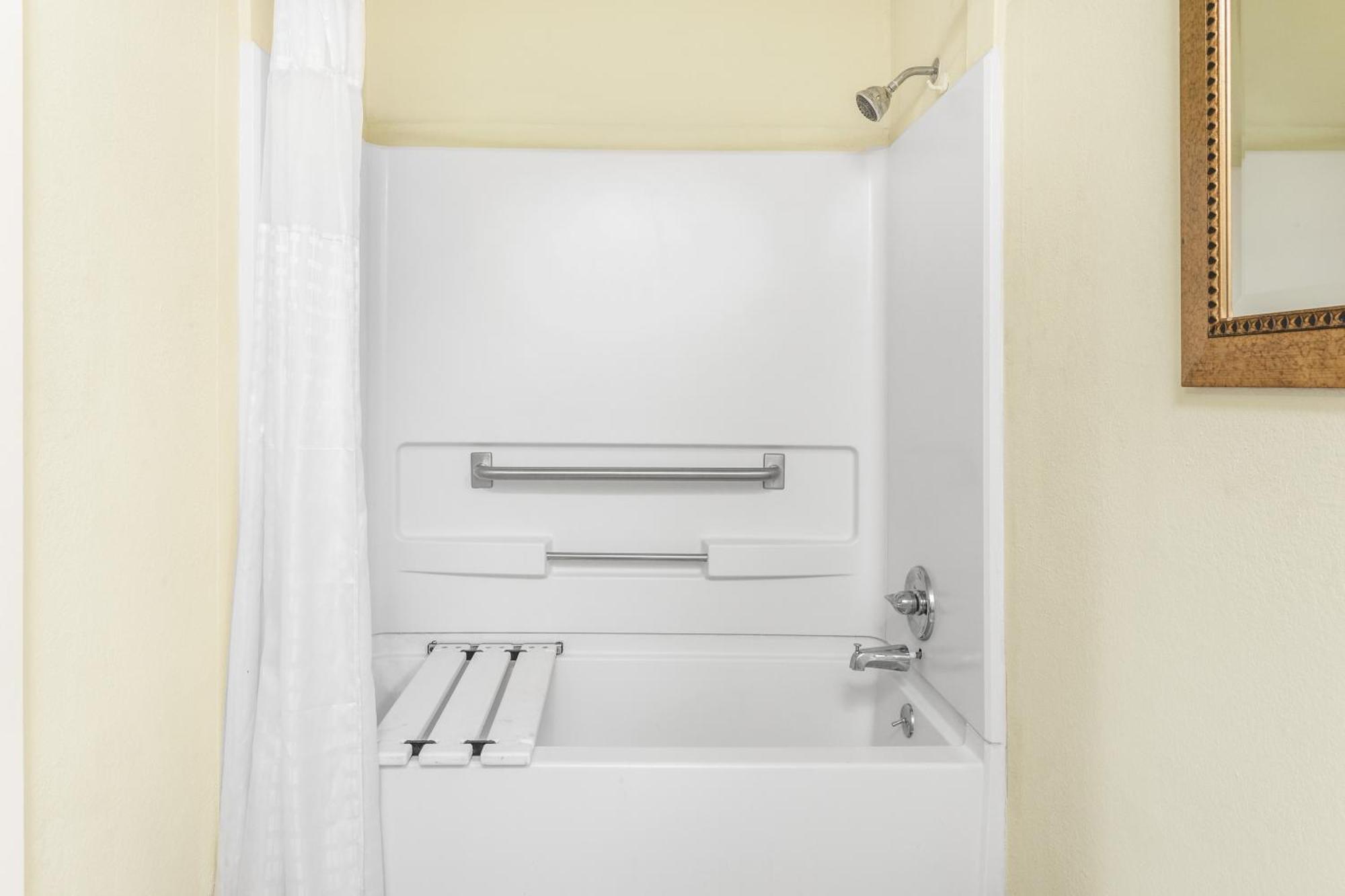 King Room Mobility Access or Non-Smoking