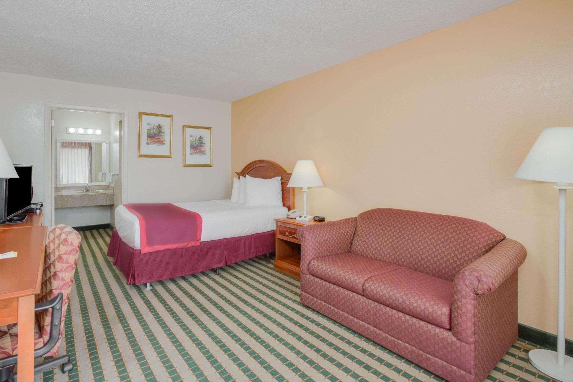 Deluxe Double Room Disability Access or Non-Smoking