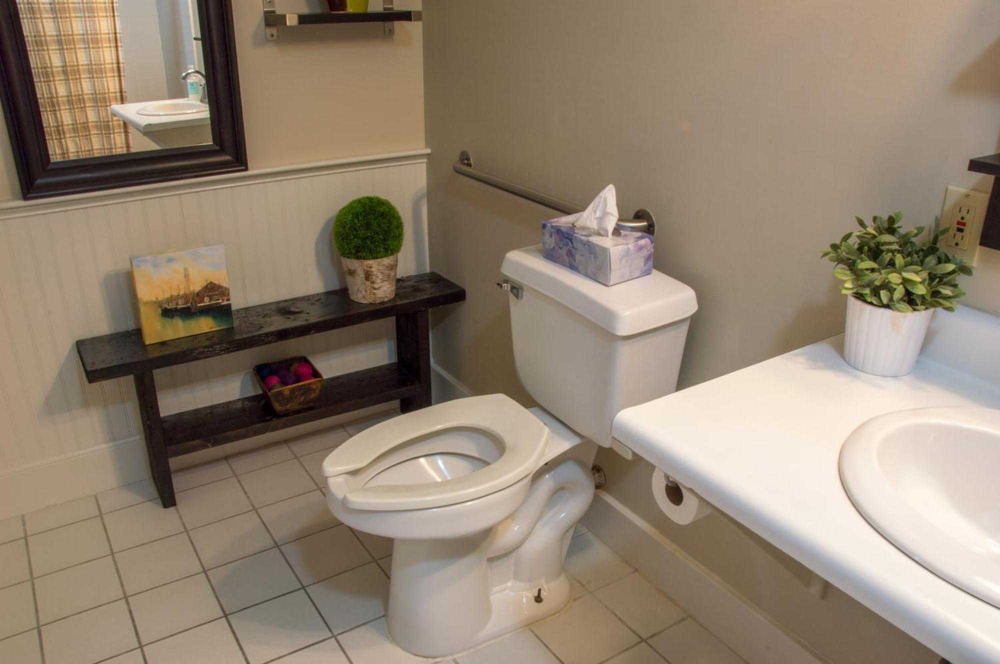 Standard Queen Room