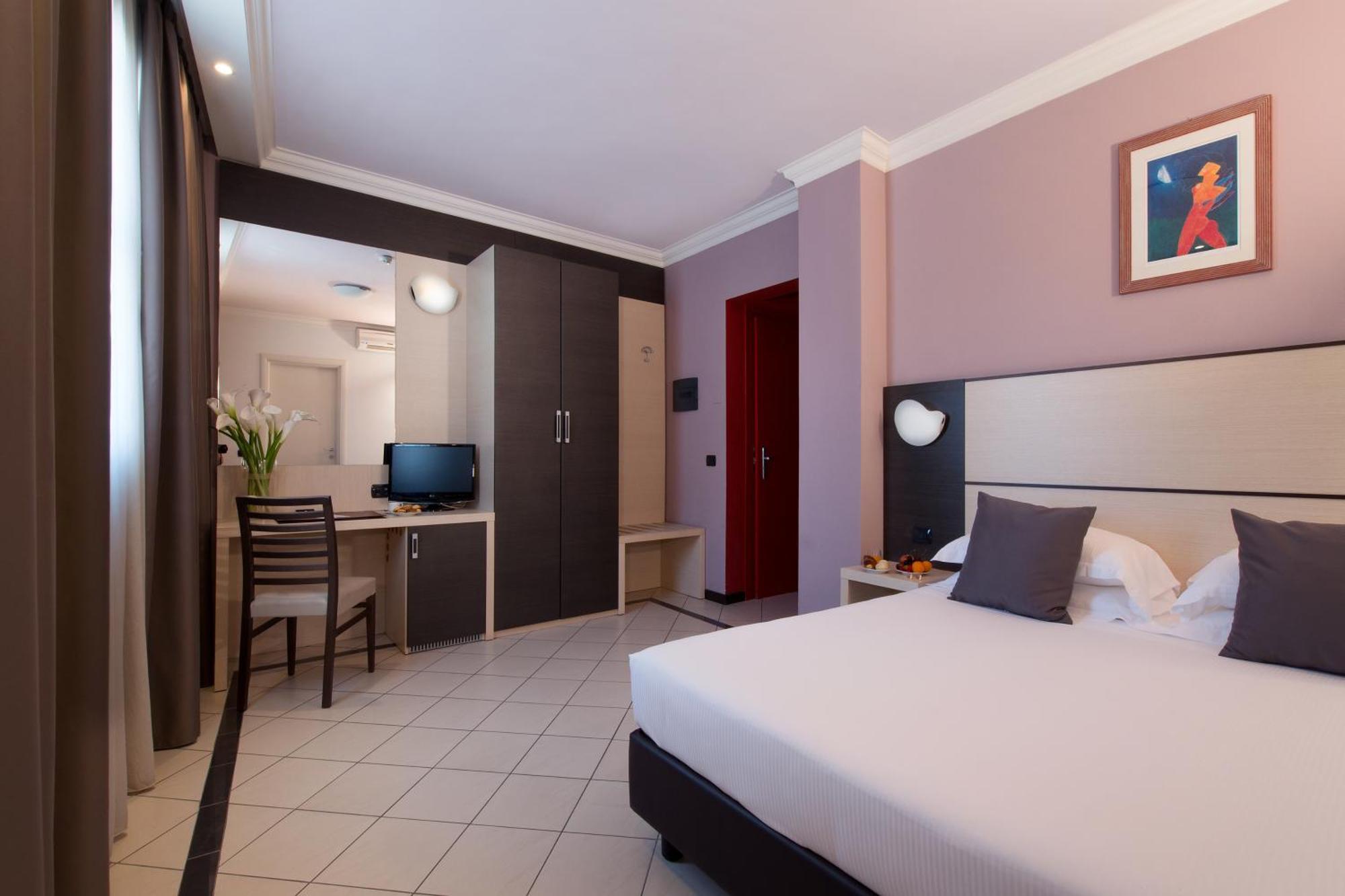 Double or Twin Room,848546612:JPEG