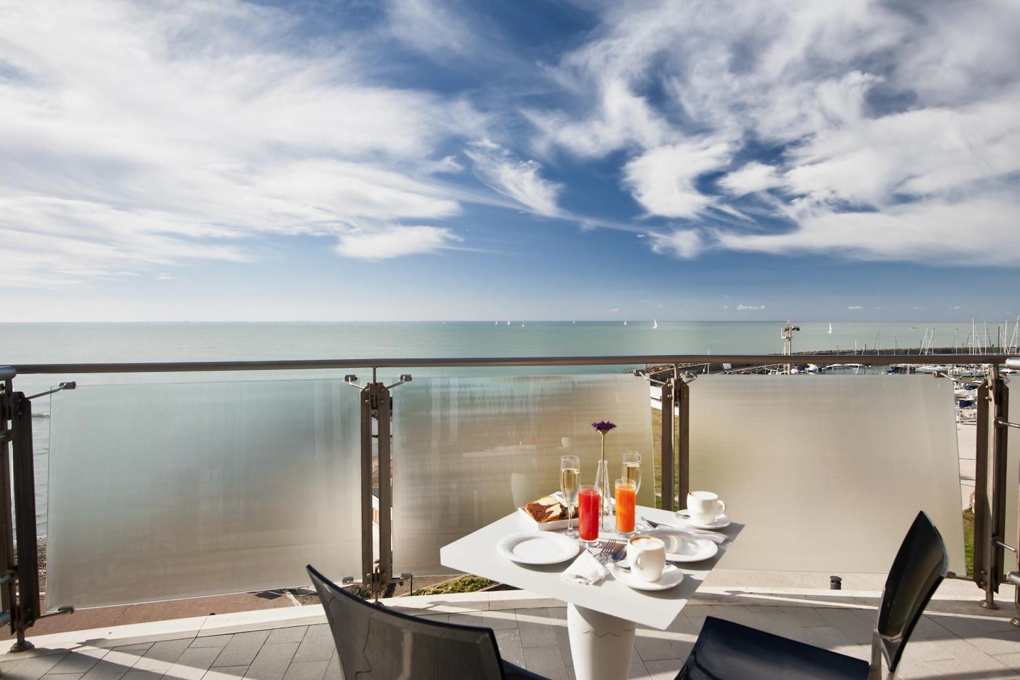 Camera Tripla con Balcone e Vista Mare