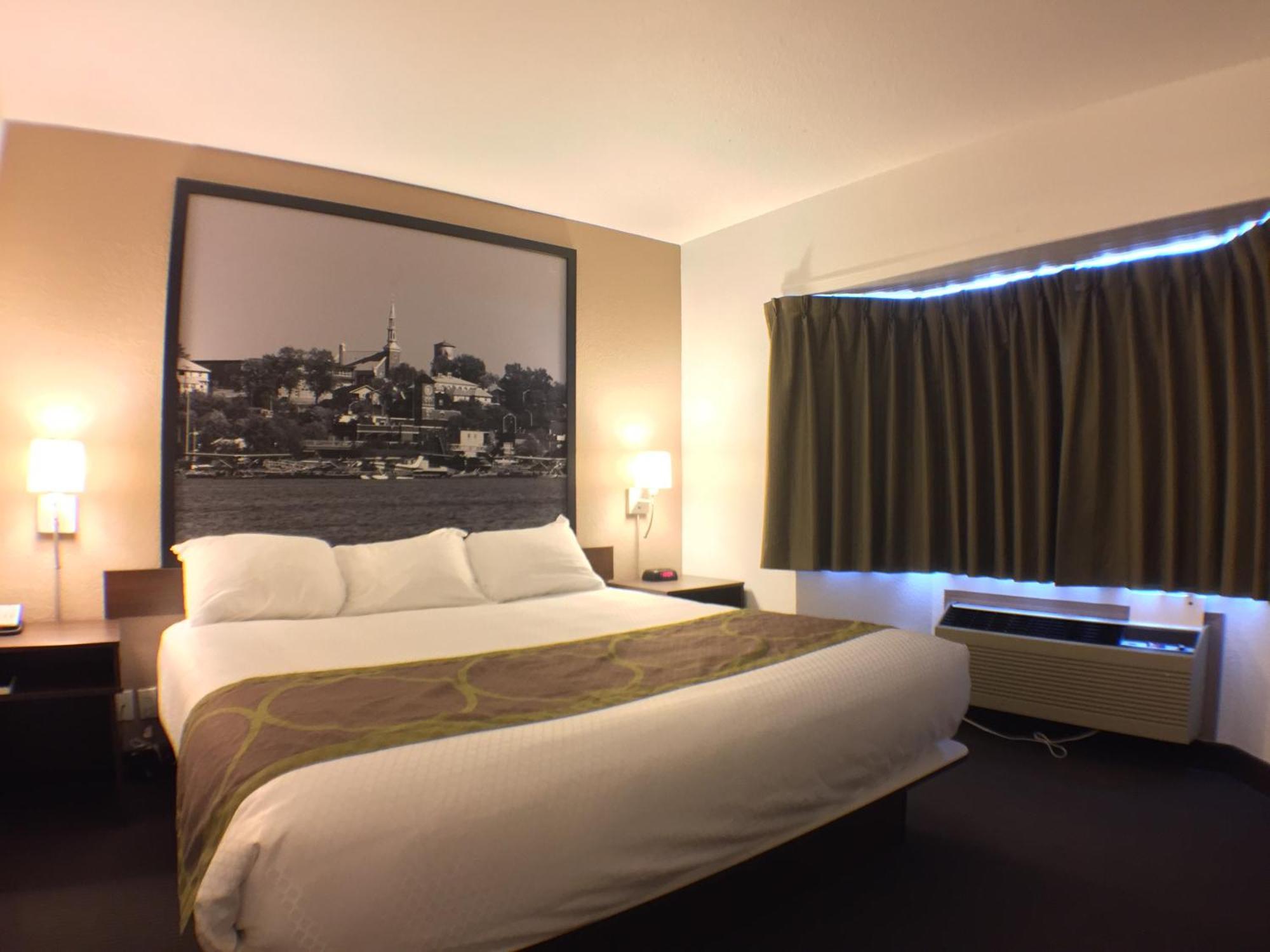 One-Bedroom King Suite Non-Smoking