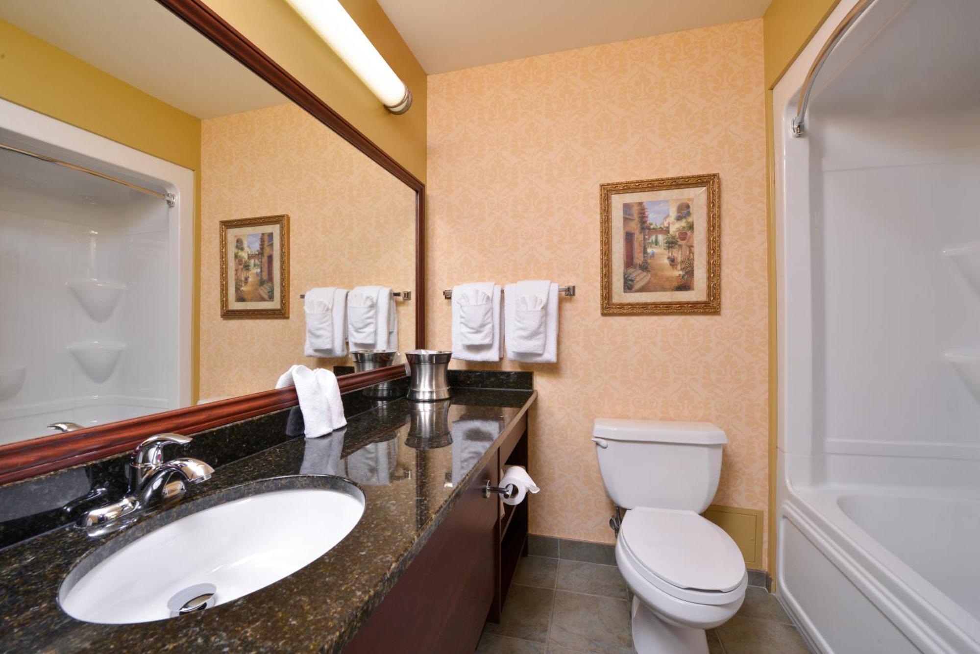 King Suite with Fireplace
