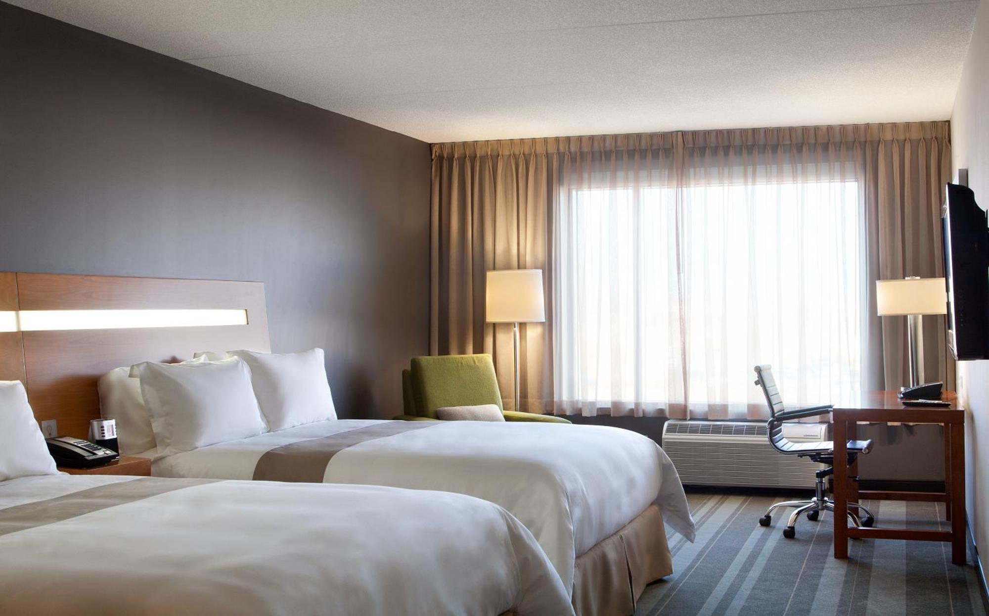 Standard Queen Room Two Queen Beds