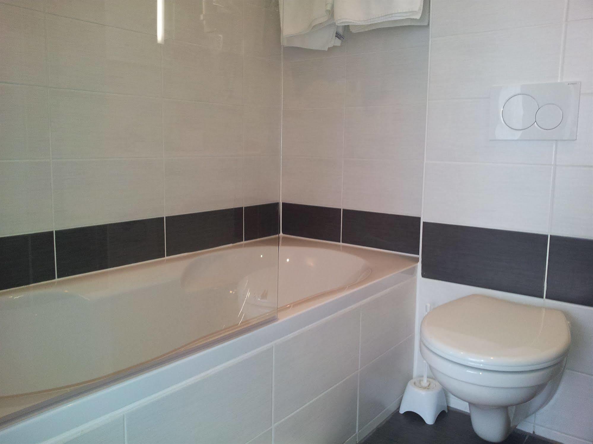 Queen Room- Disability Access- Non Smoking