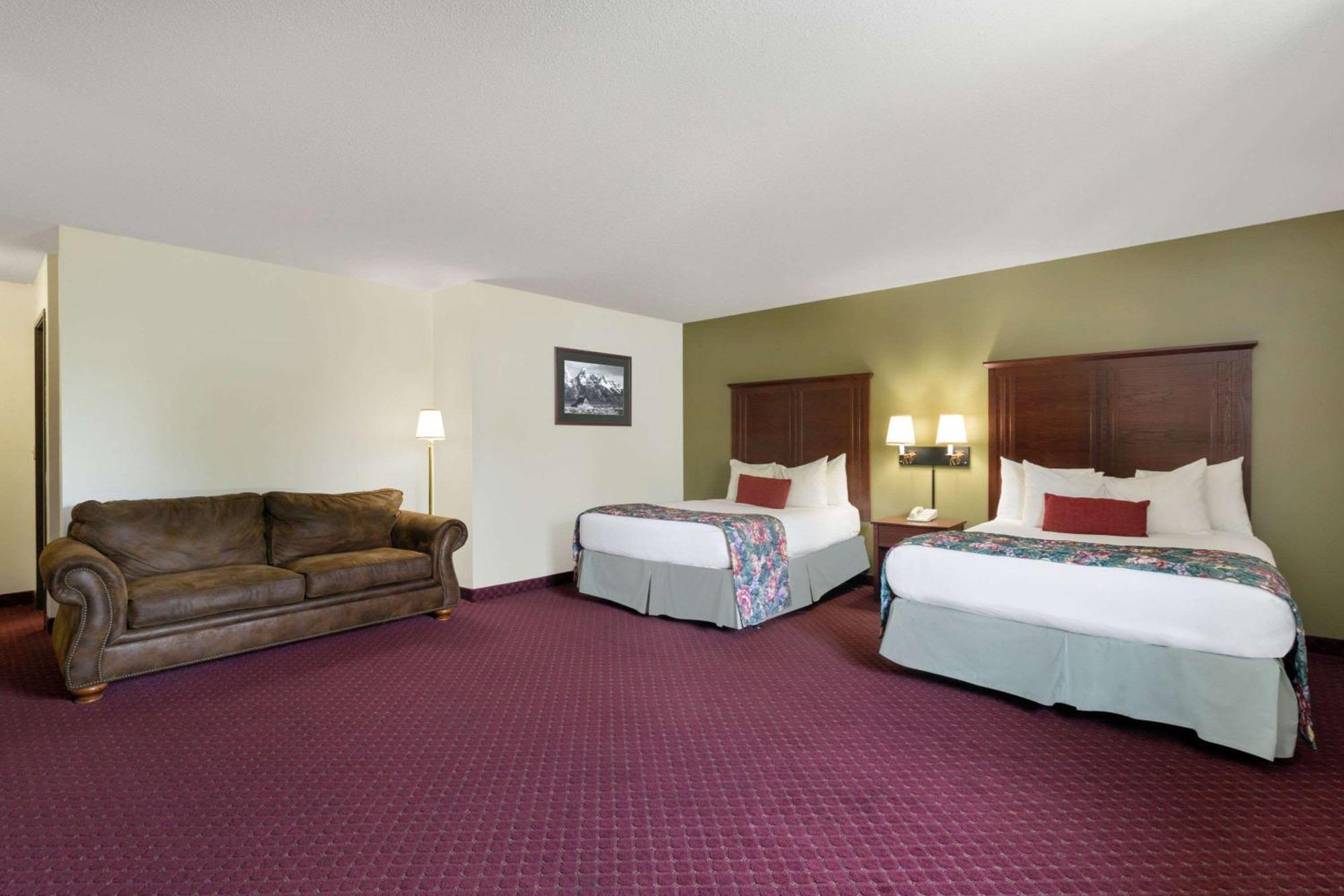 Studio Suite Two Queen Beds Non-Smoking