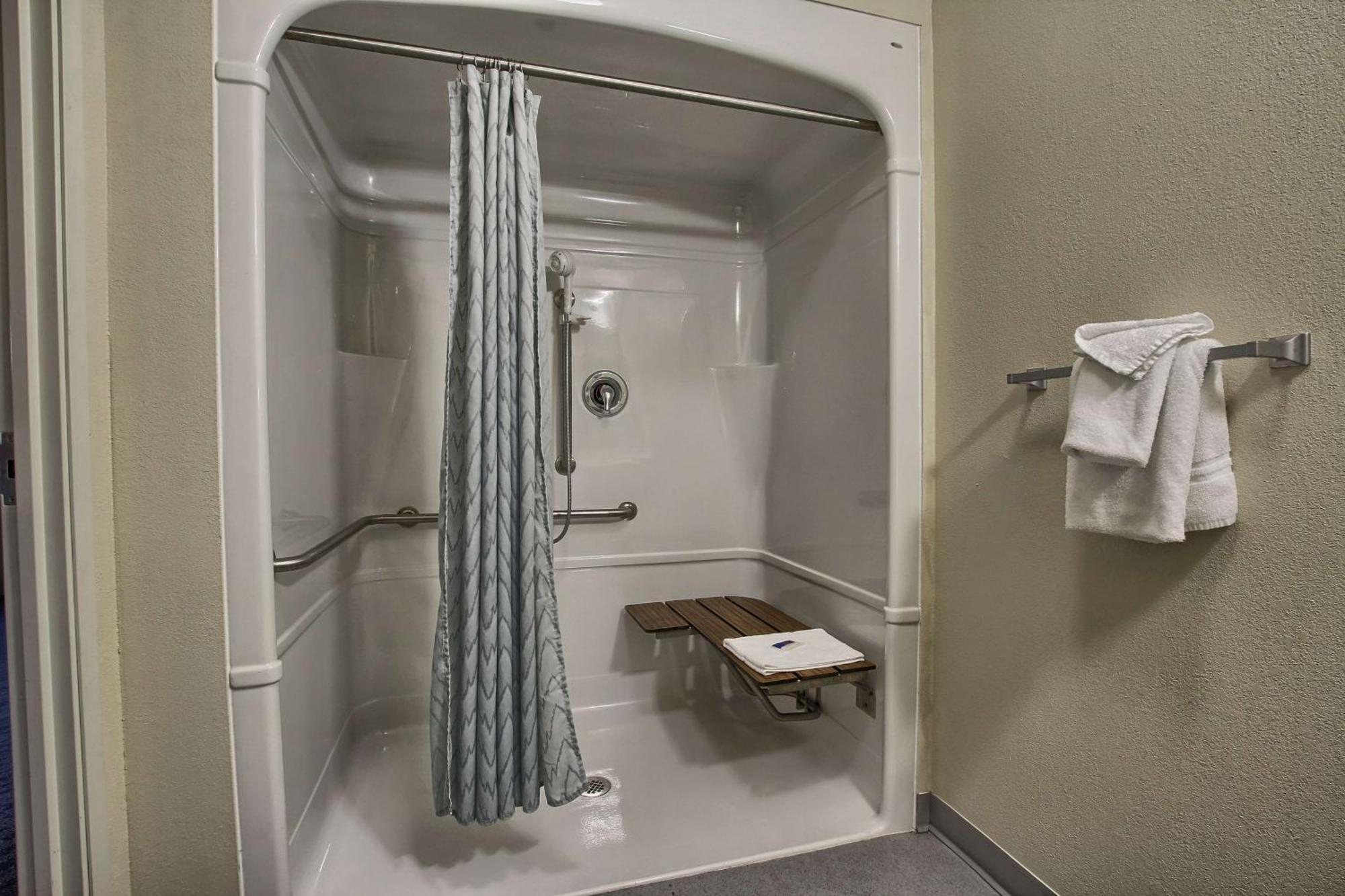 Deluxe Queen Room Two Queen Beds Non-Smoking