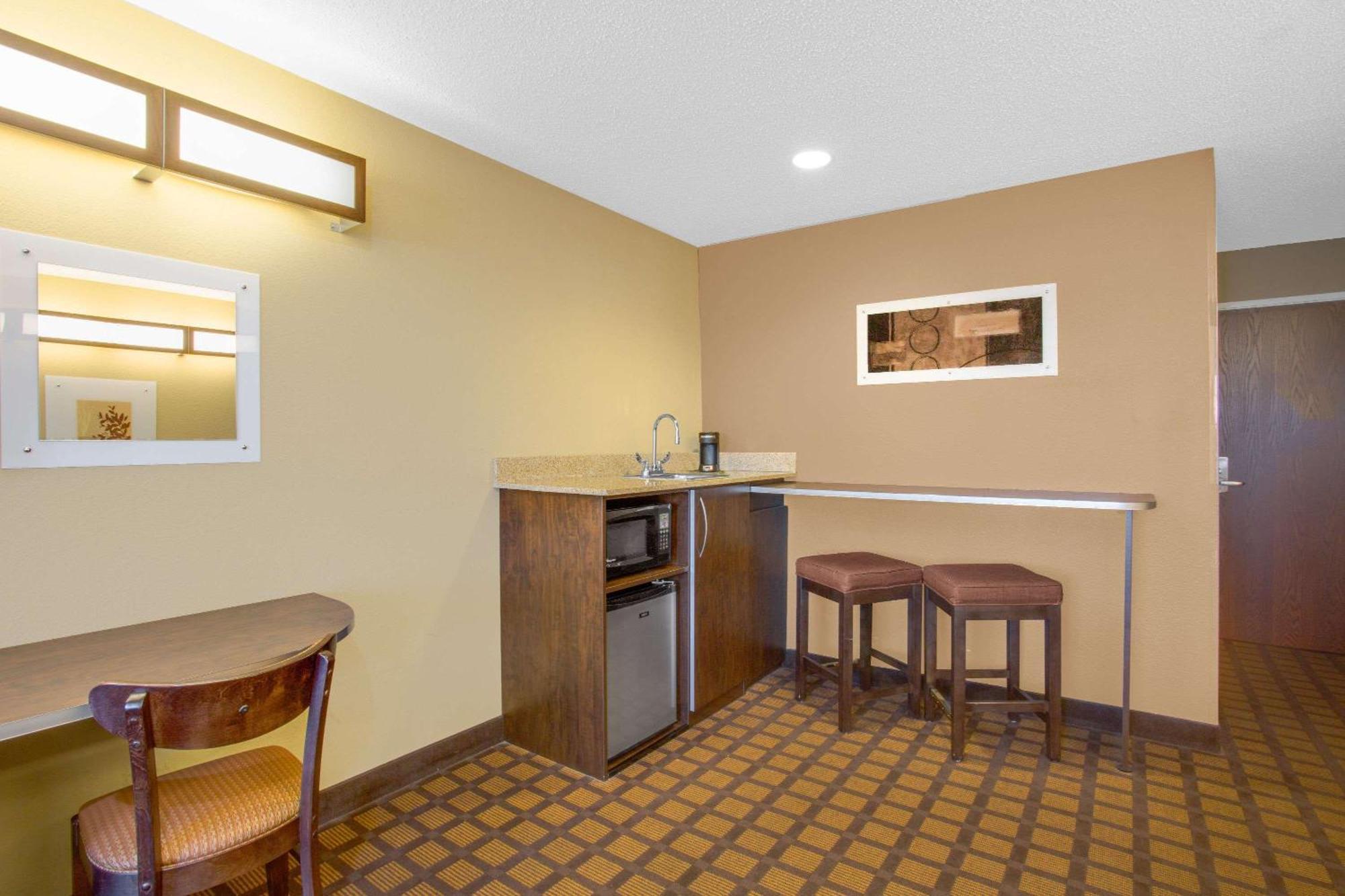 Deluxe Queen Room Two Queen Beds Disability Access Non-Smoking