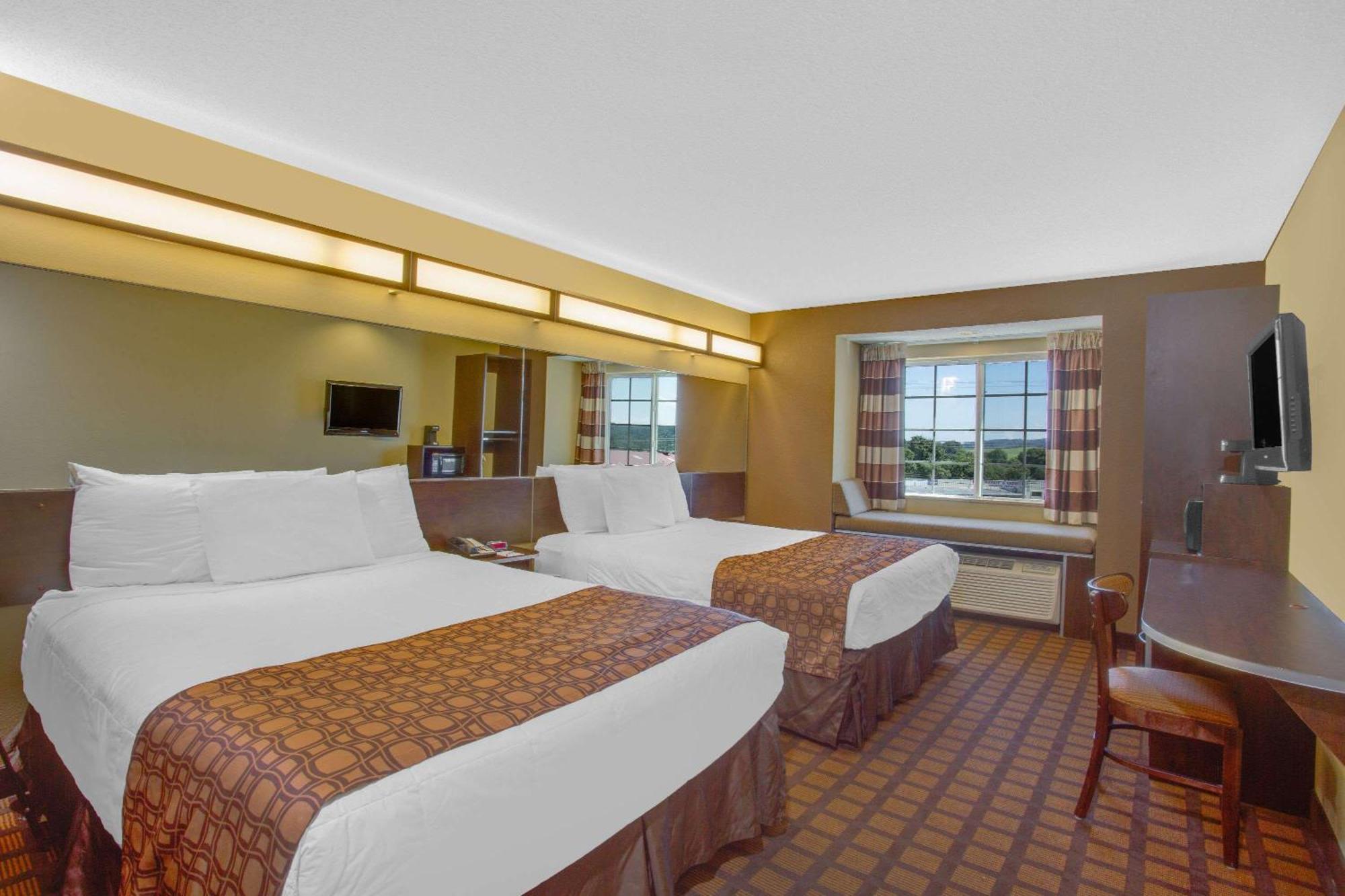 Queen Room Two Queen Beds Non-Smoking