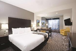 Deluxe King Room - Mobility Access/Non-Smoking